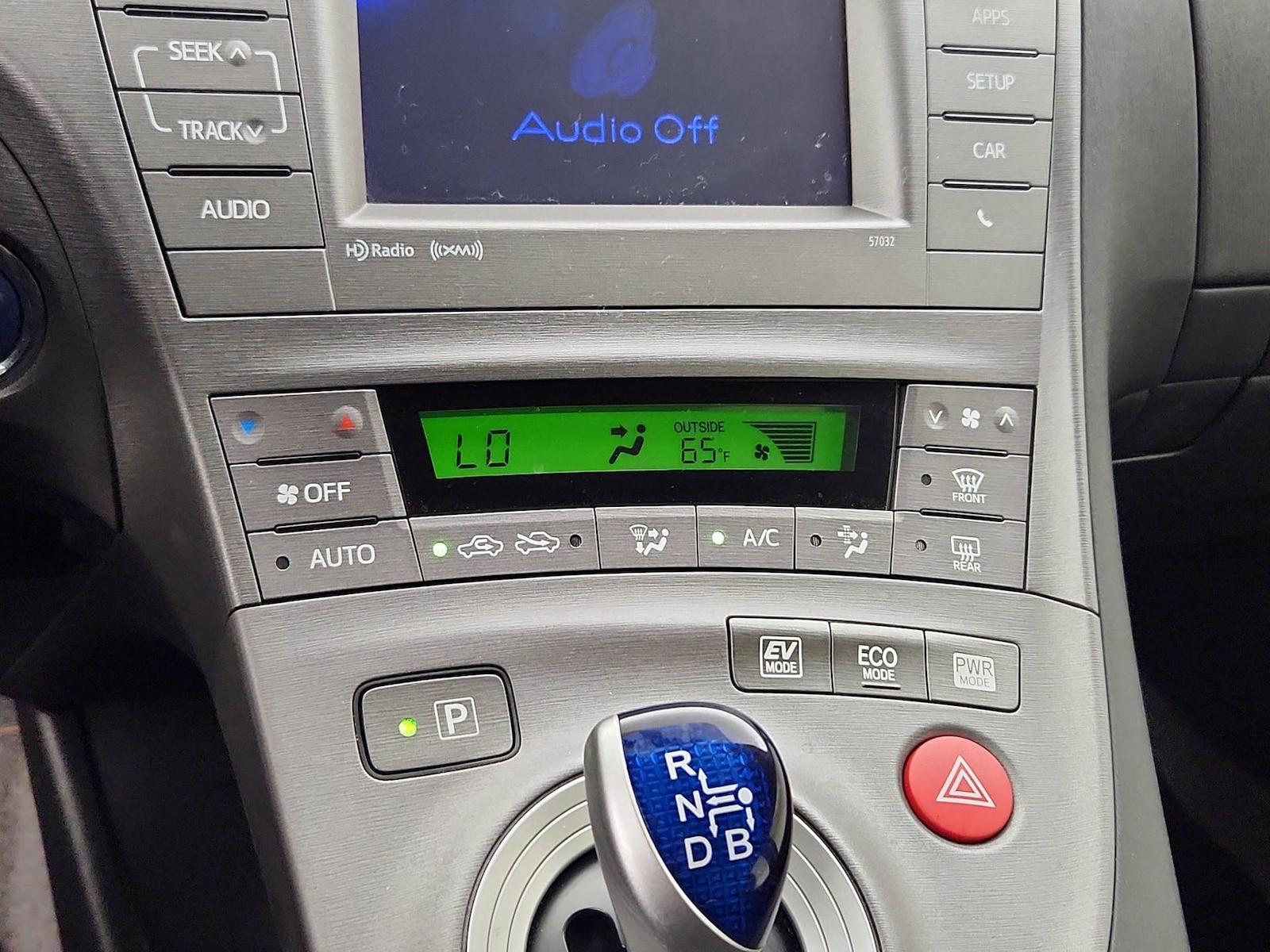2015 Toyota Prius Three - Photo 17