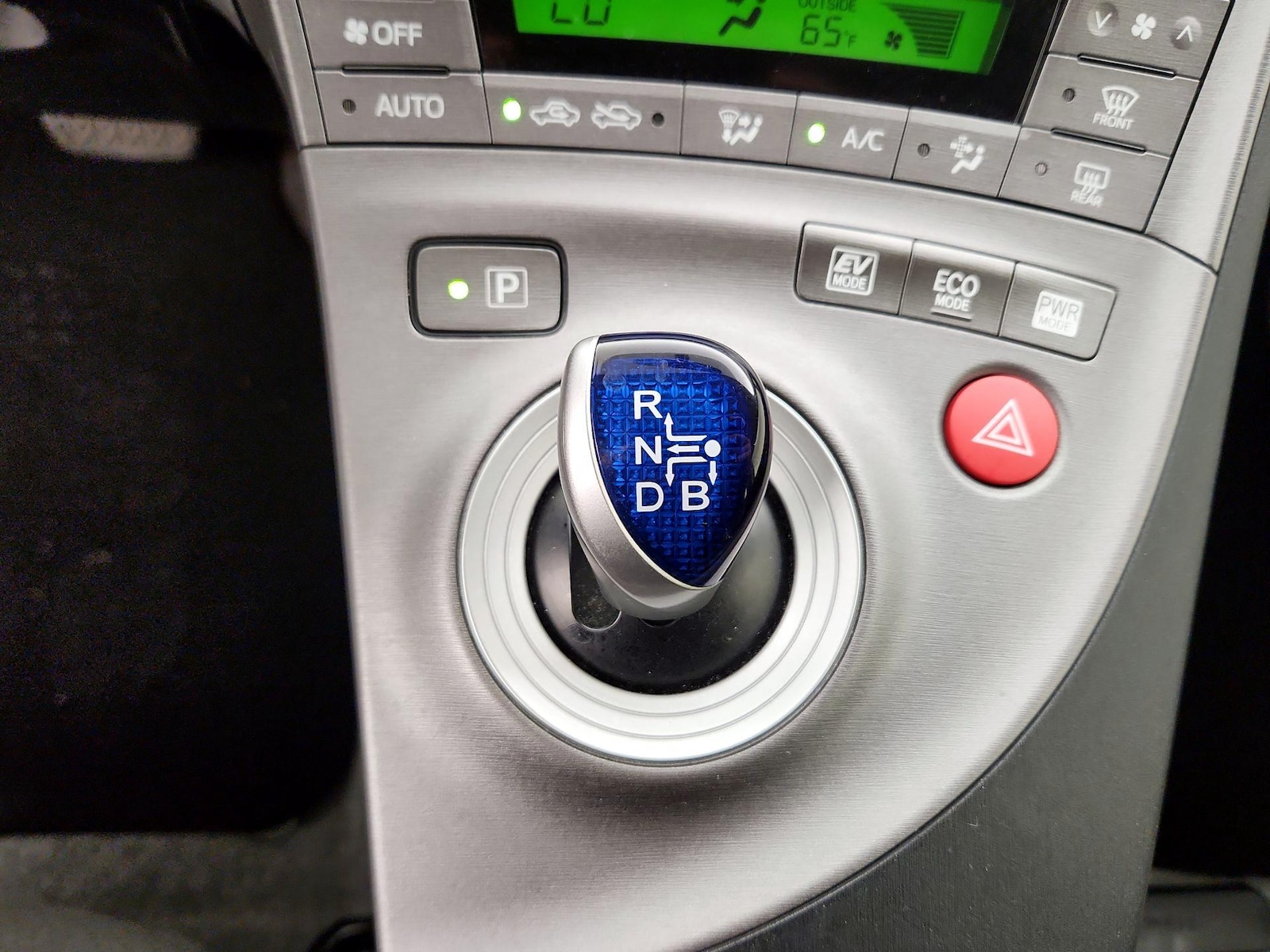 2015 Toyota Prius Three - Photo 18