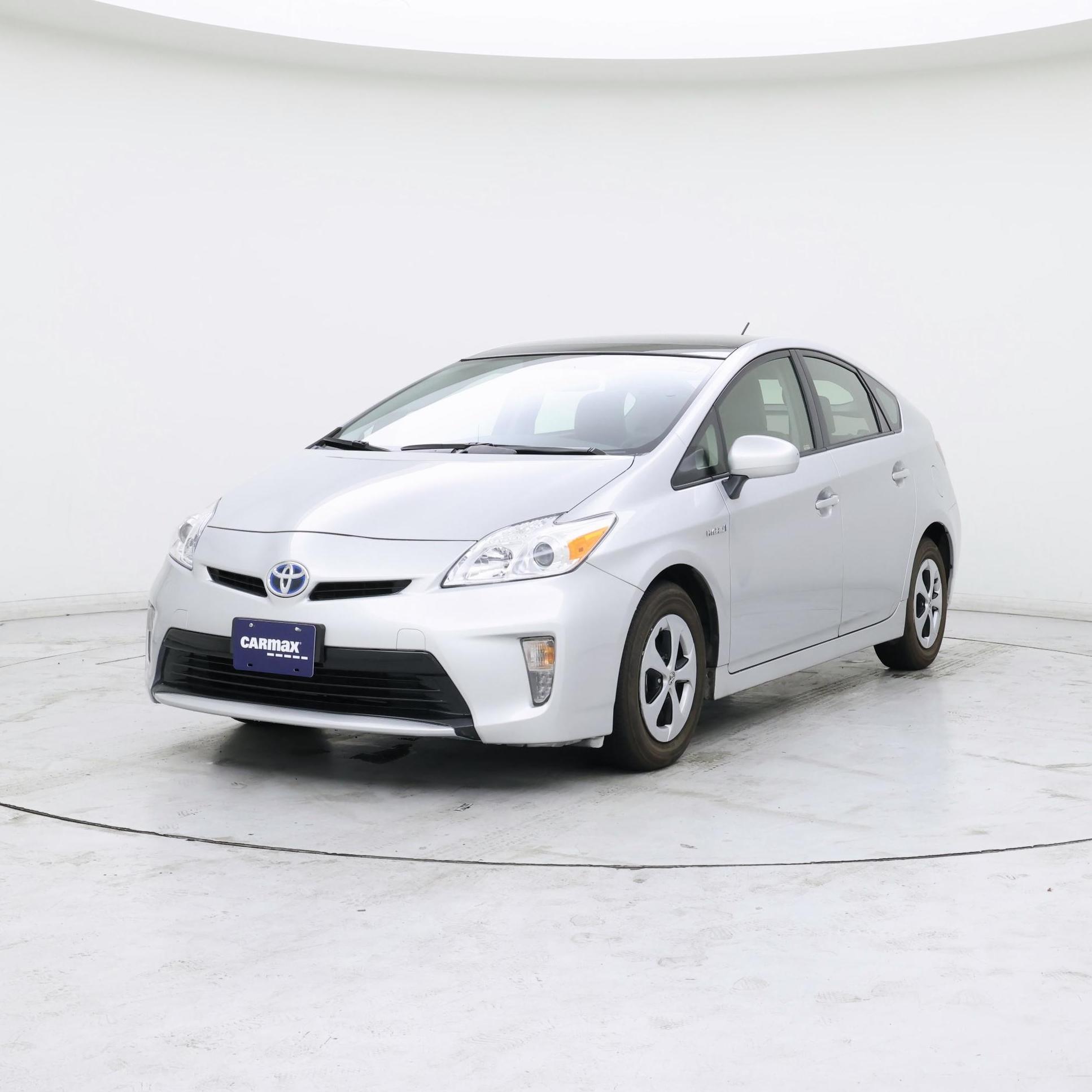 Thumbnail: 2015 Toyota Prius - 4