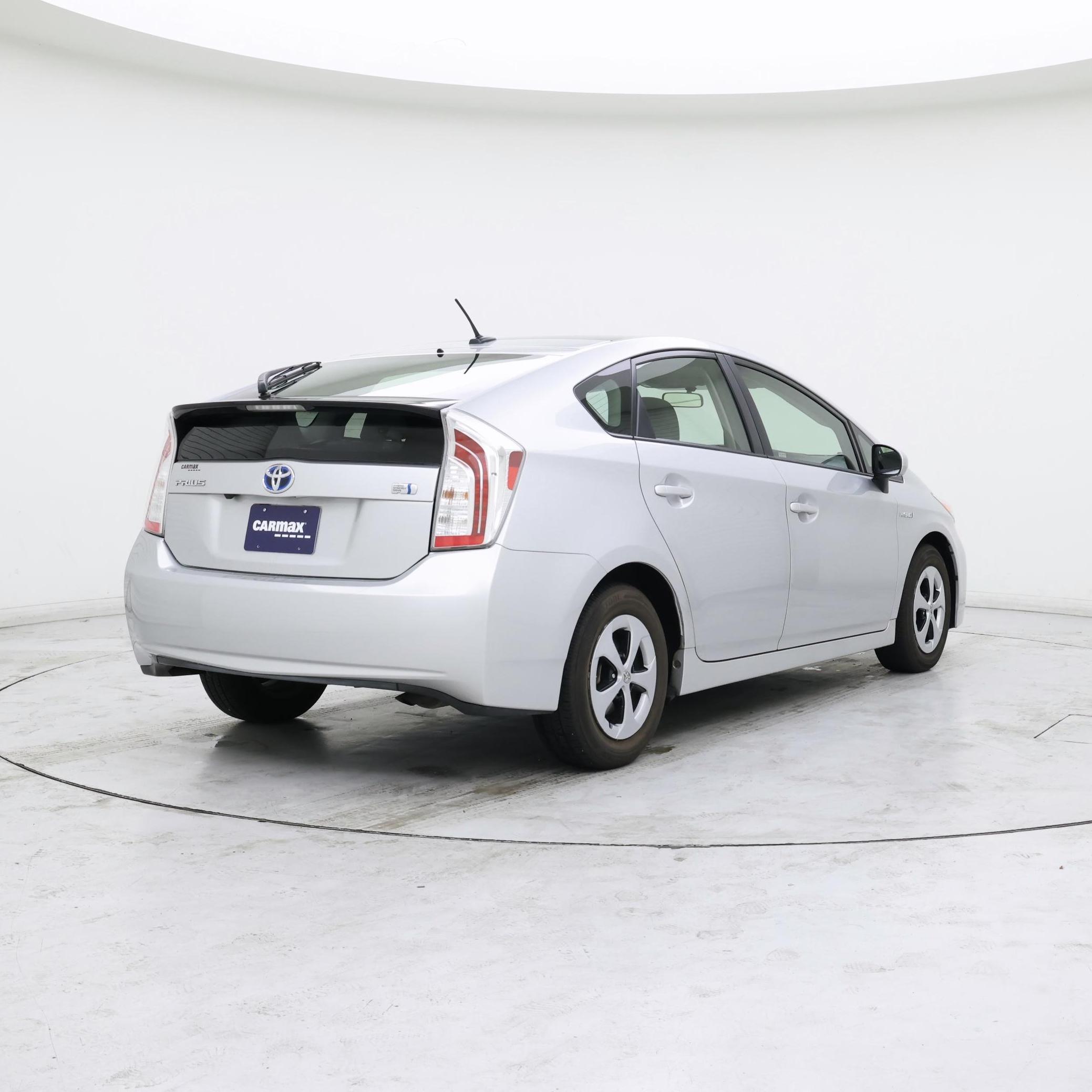 Thumbnail: 2015 Toyota Prius - 8