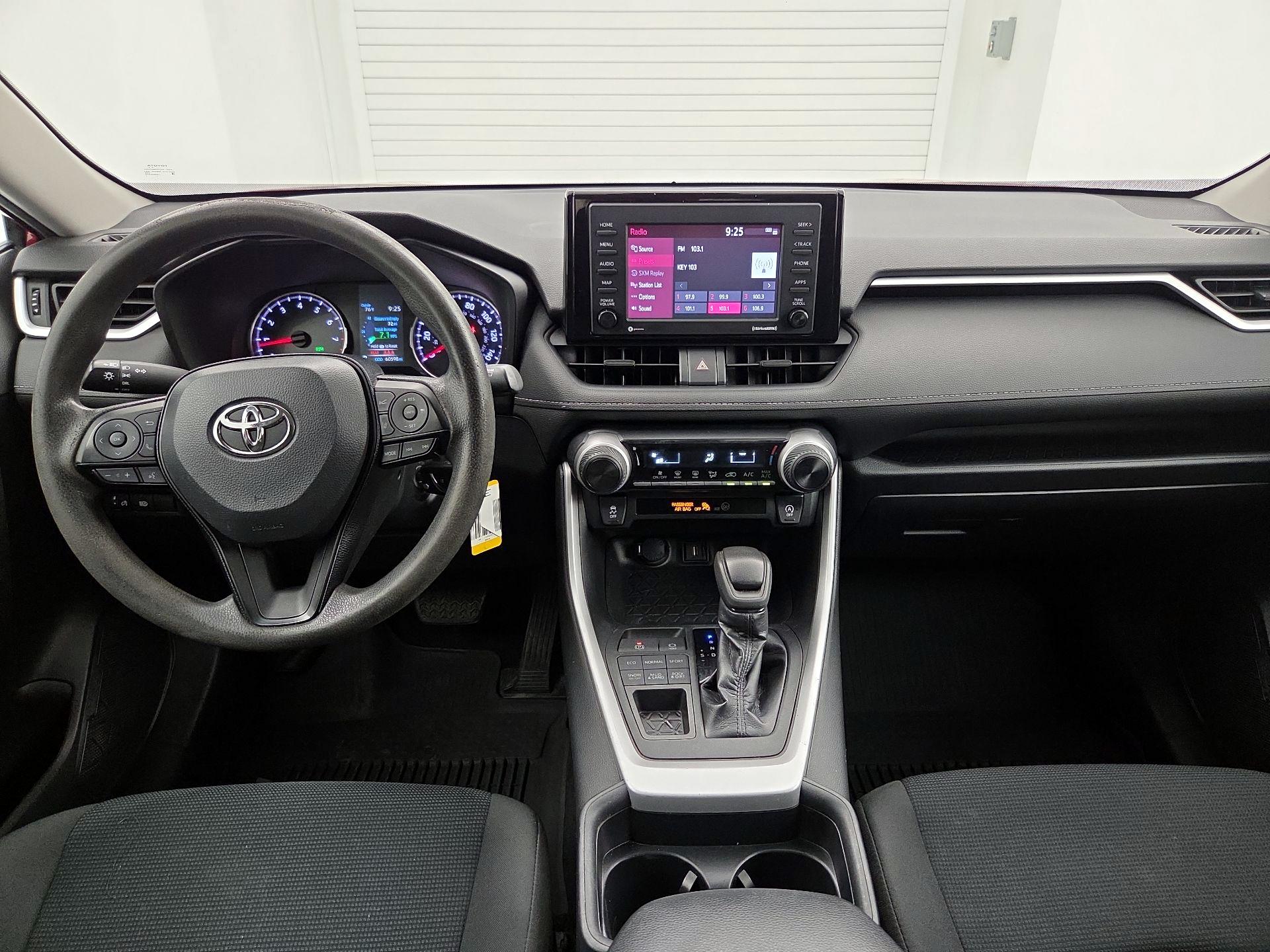 Thumbnail: 2020 Toyota RAV4 - 9