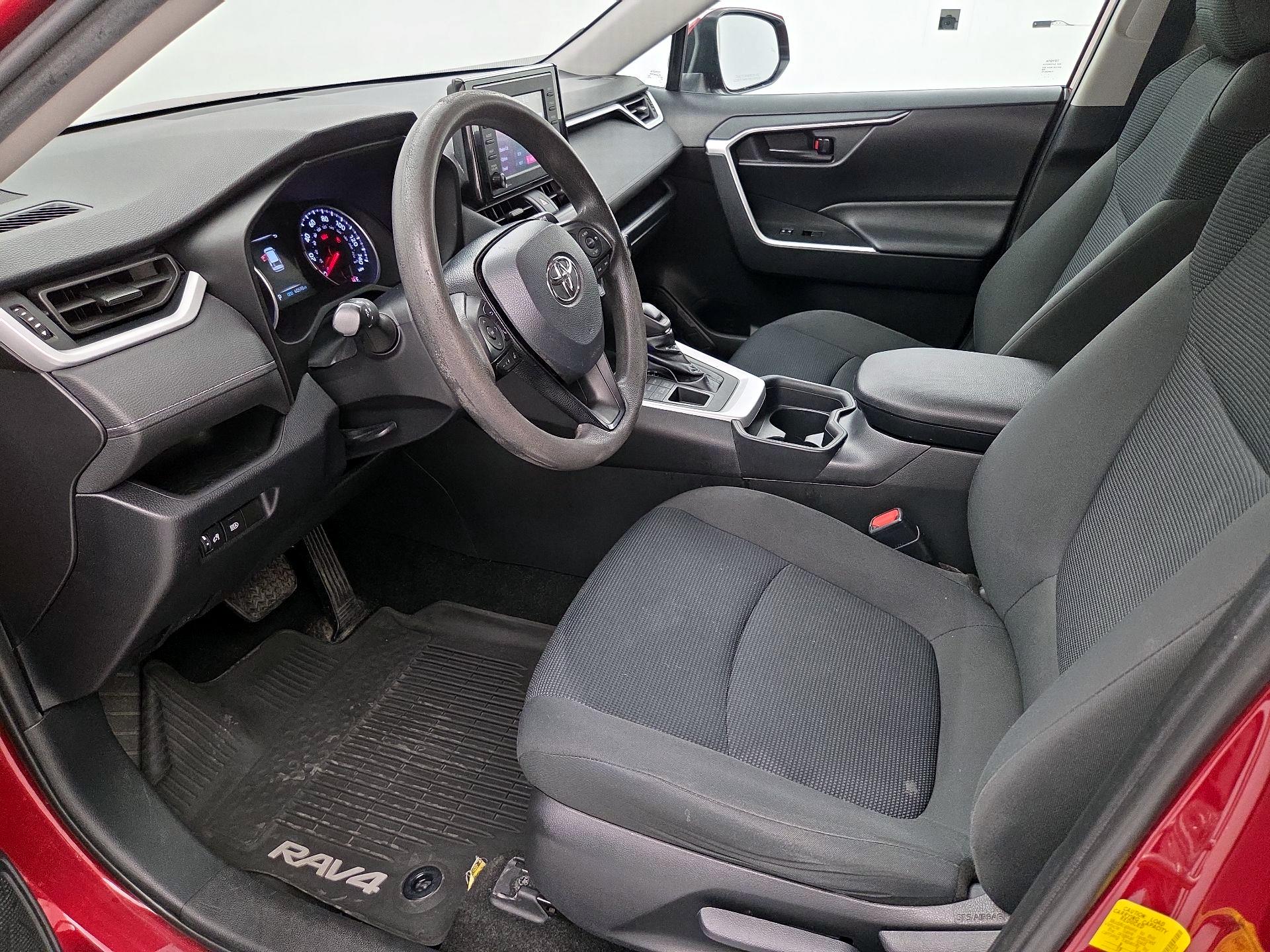 Thumbnail: 2020 Toyota RAV4 - 11