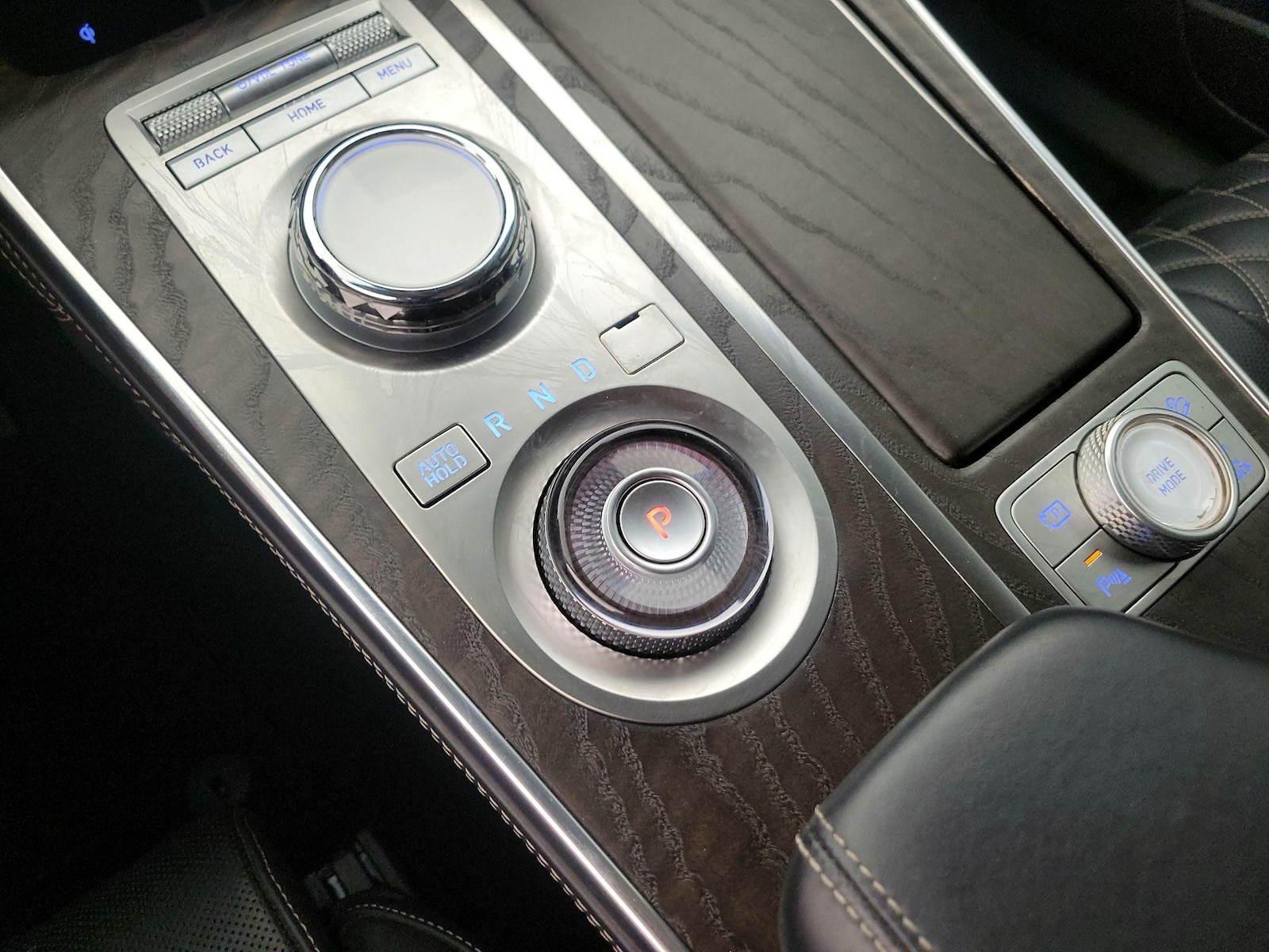 2024 GENESIS GV80 Standard - Photo 19