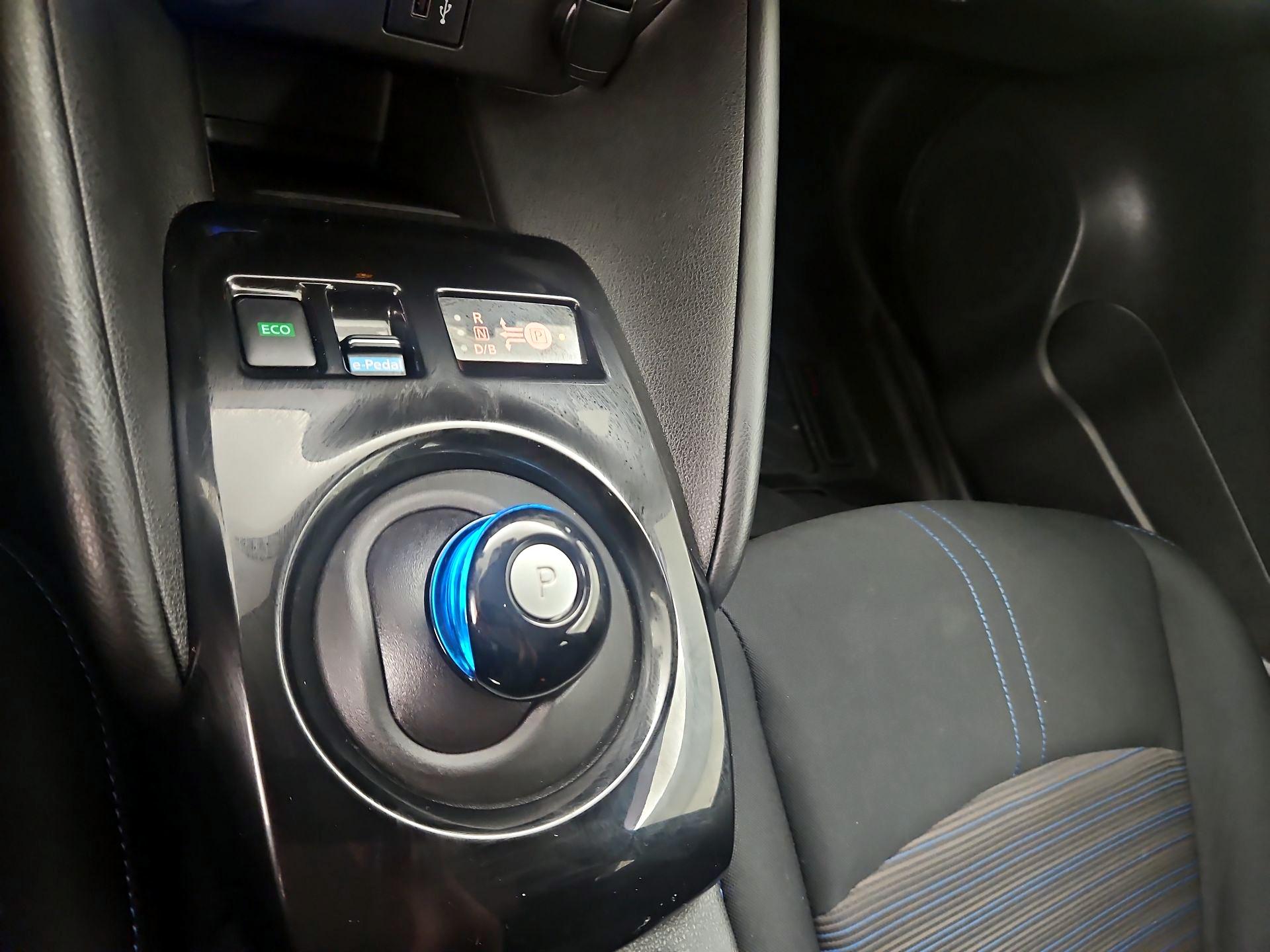 Thumbnail: 2020 Nissan Leaf - 16