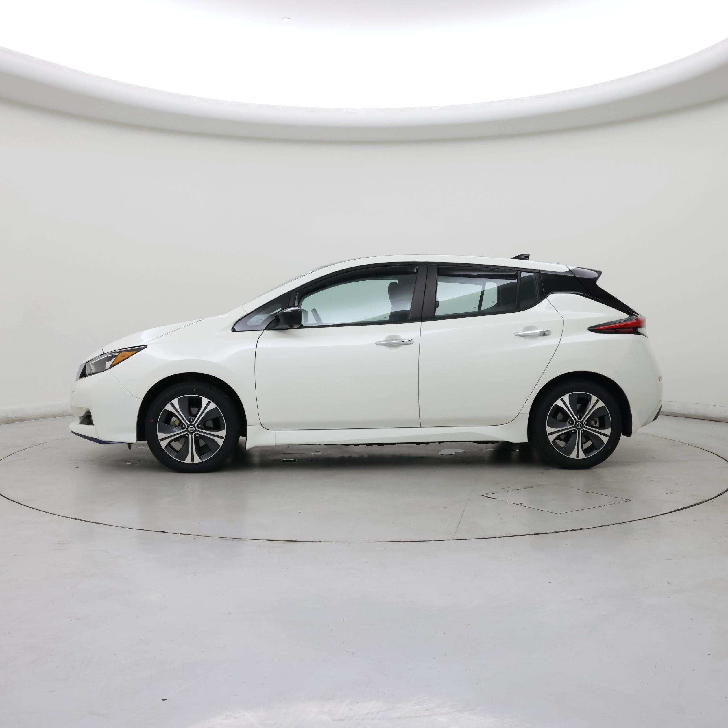 Thumbnail: 2020 Nissan Leaf - 3
