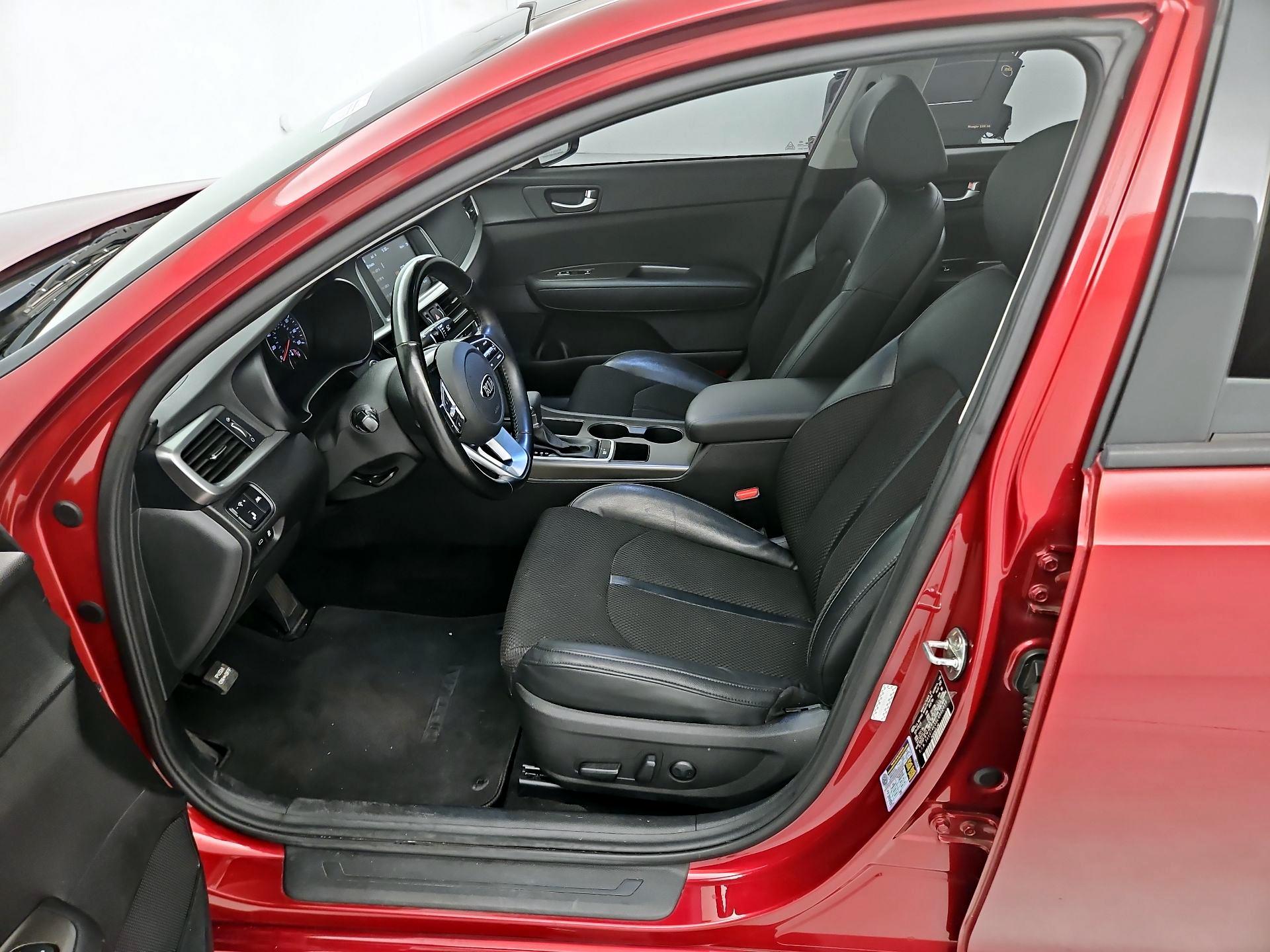 Thumbnail: 2020 Kia Optima - 11