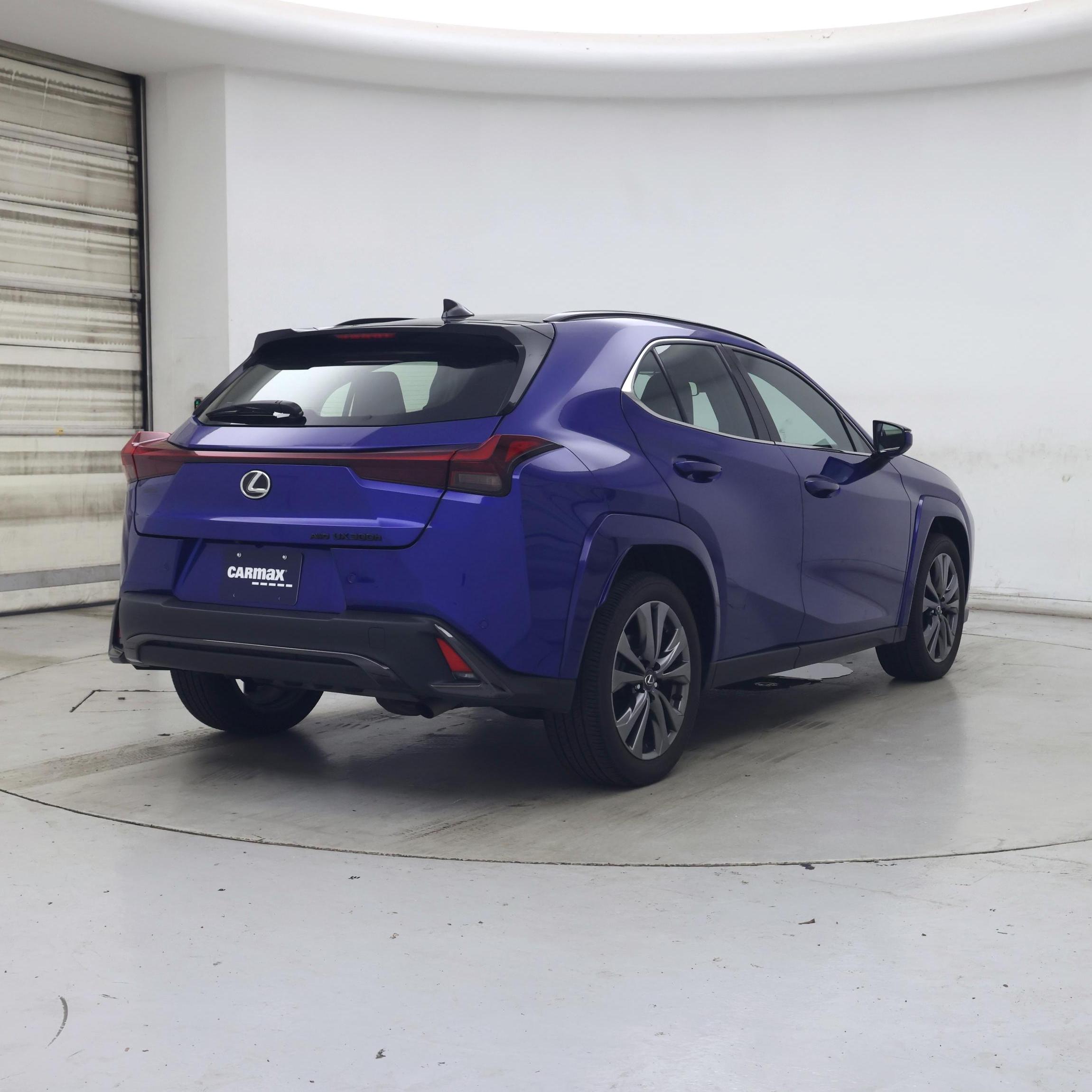 Thumbnail: 2025 Lexus UX - 8