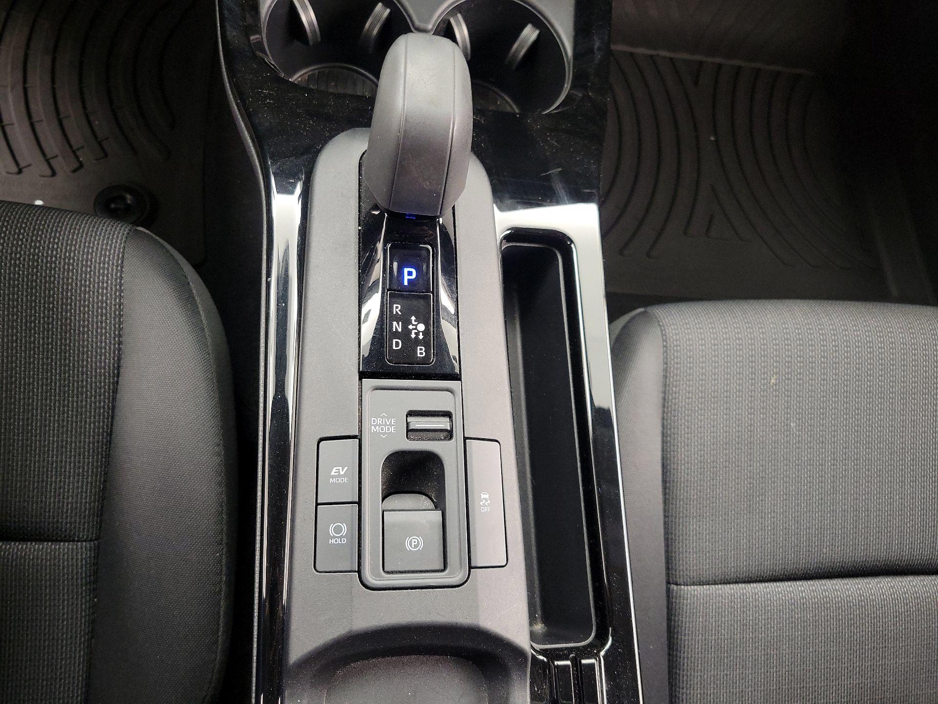 Thumbnail: 2024 Toyota Prius - 17