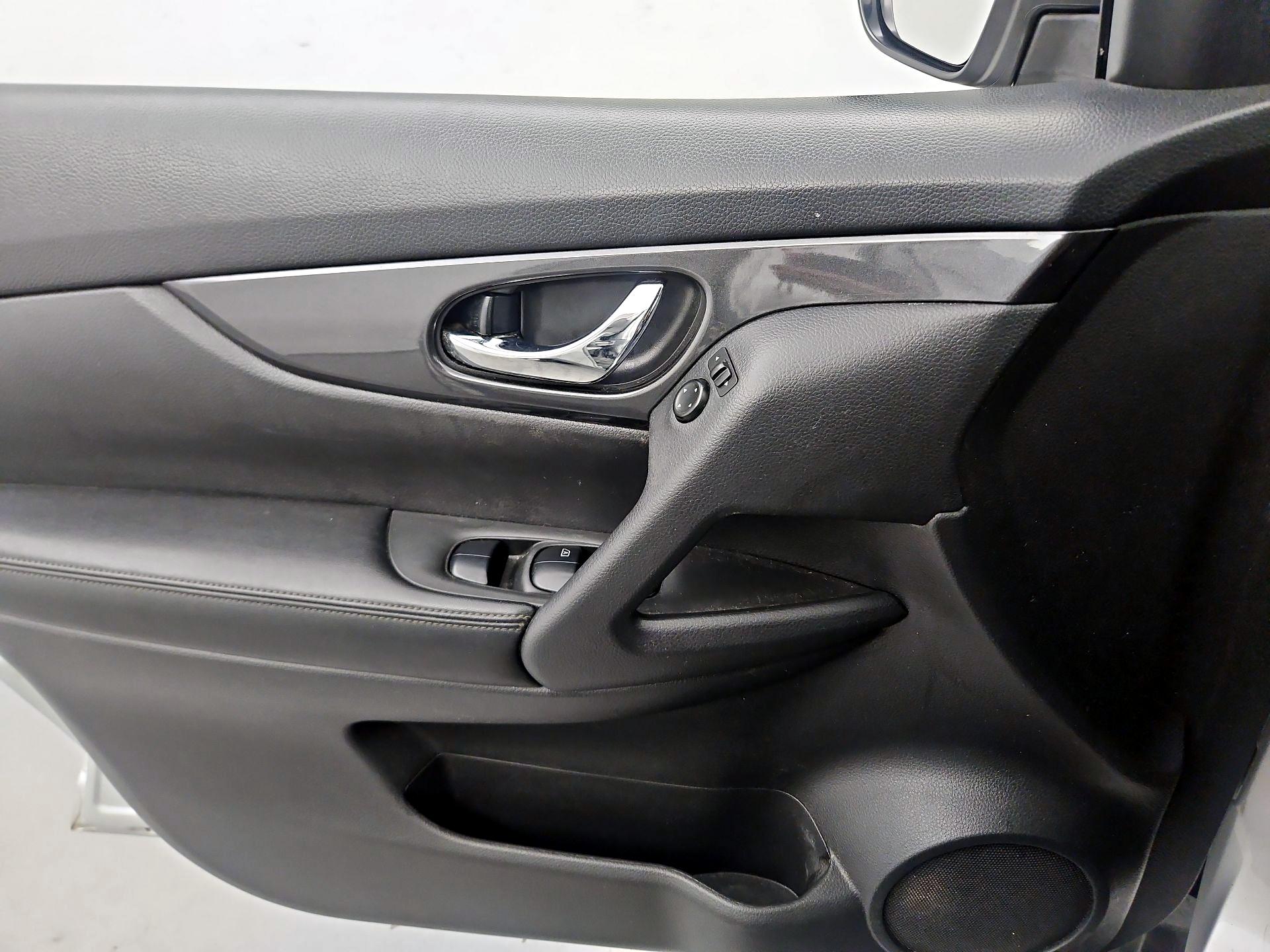Thumbnail: 2019 Nissan Rogue - 12