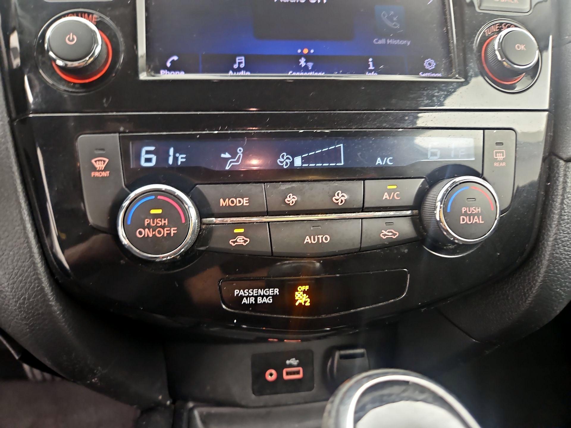 Thumbnail: 2019 Nissan Rogue - 16