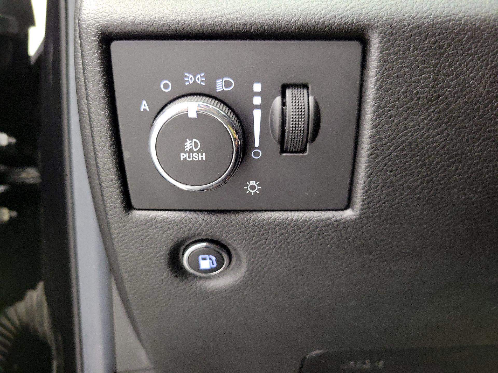Thumbnail: 2014 Jeep Grand Cherokee - 13