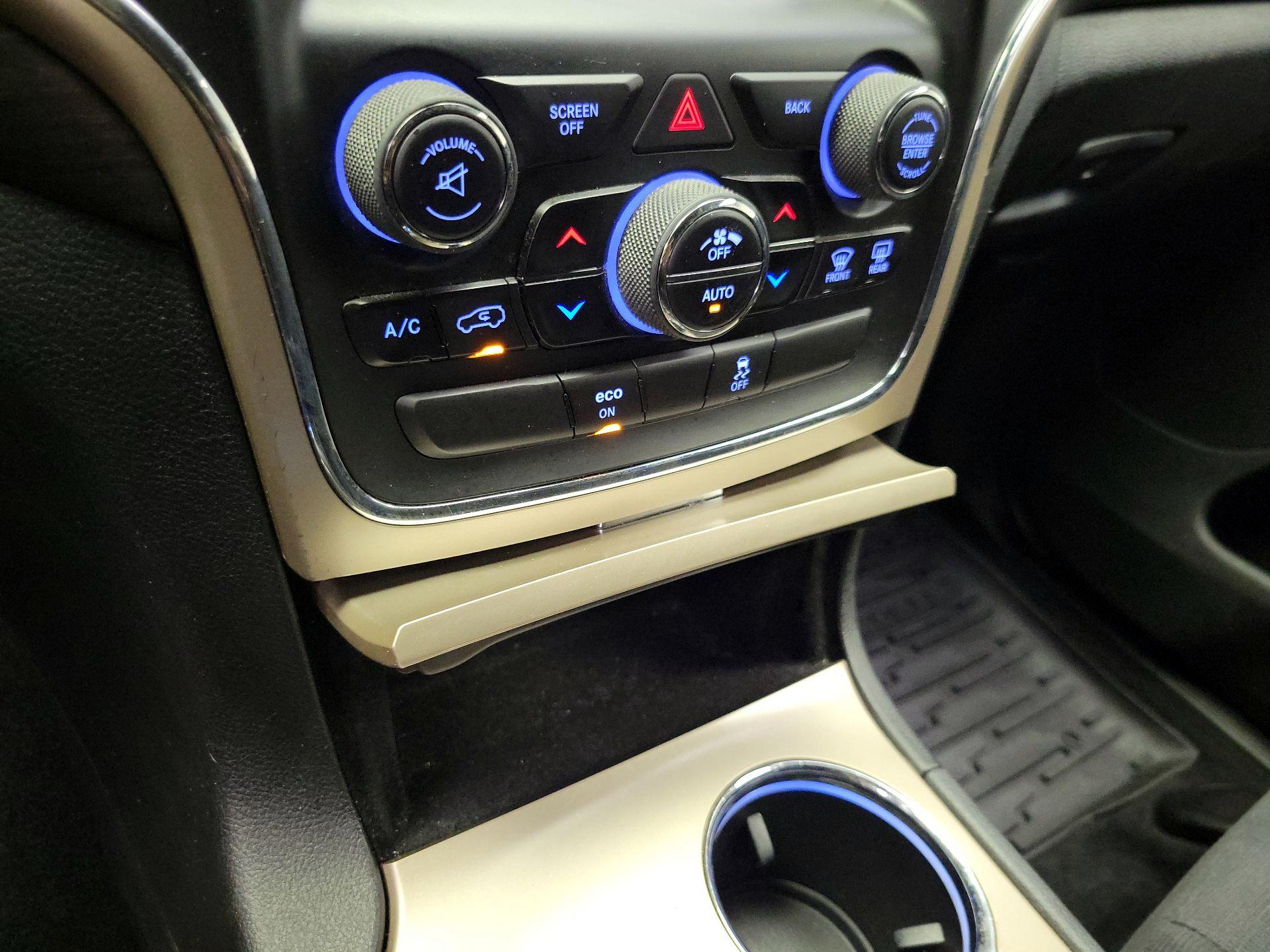 Thumbnail: 2014 Jeep Grand Cherokee - 17