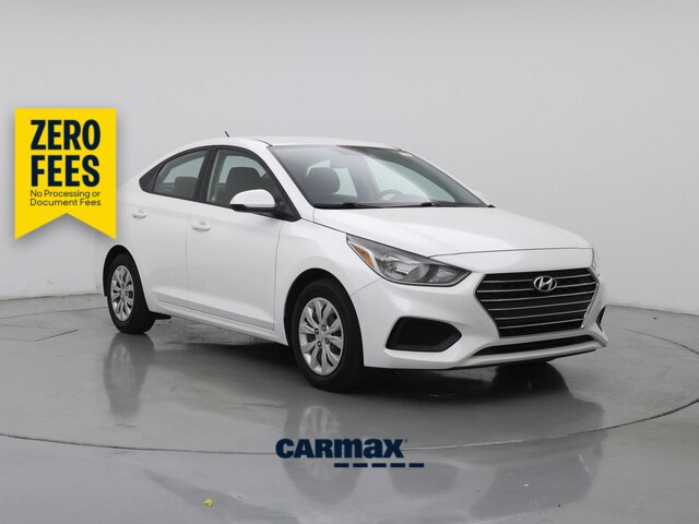 White 2020 Hyundai Accent SE Sedan FWD Sedan Front-Wheel Drive Manual