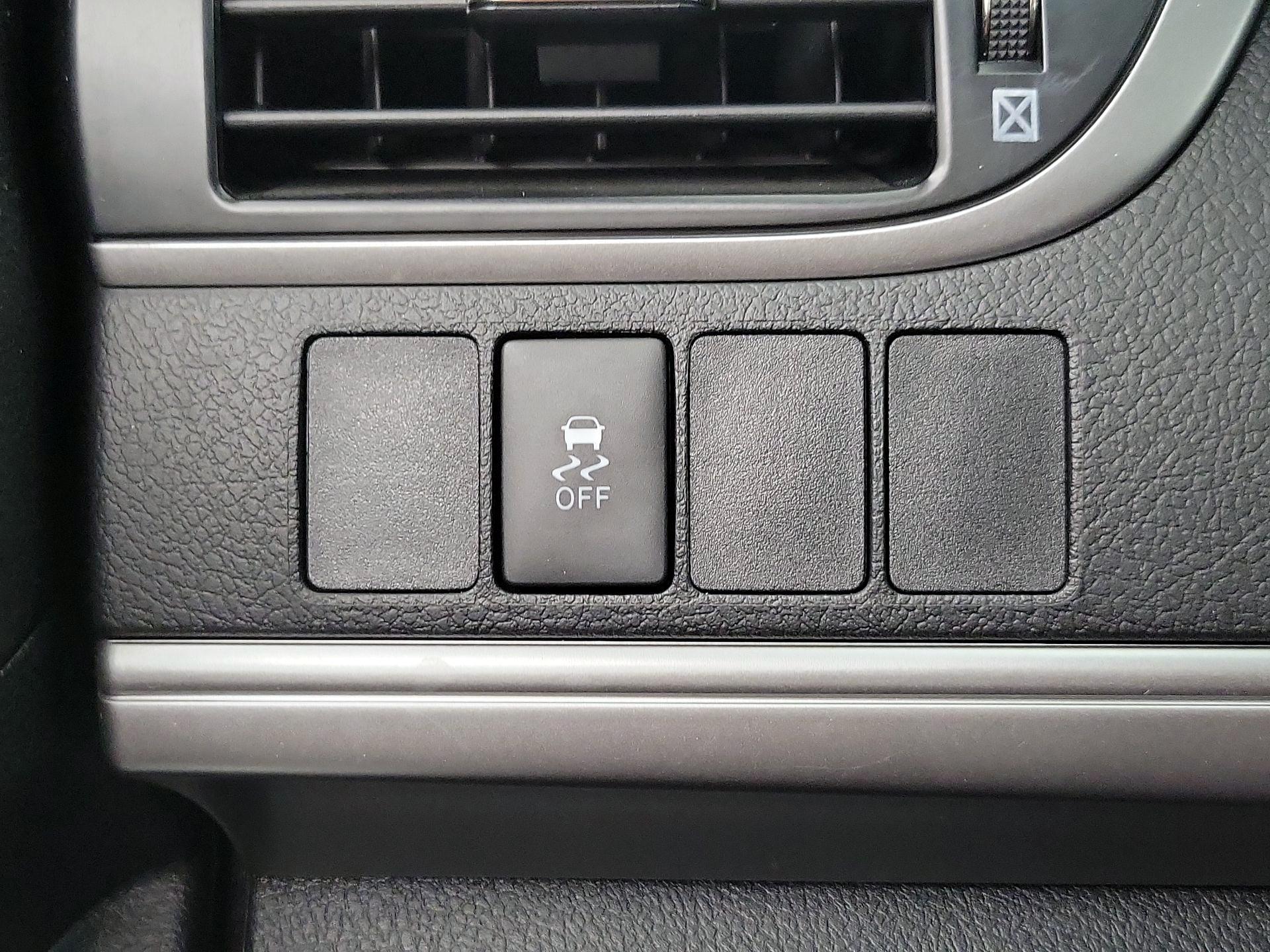 Thumbnail: 2014 Toyota Camry - 13