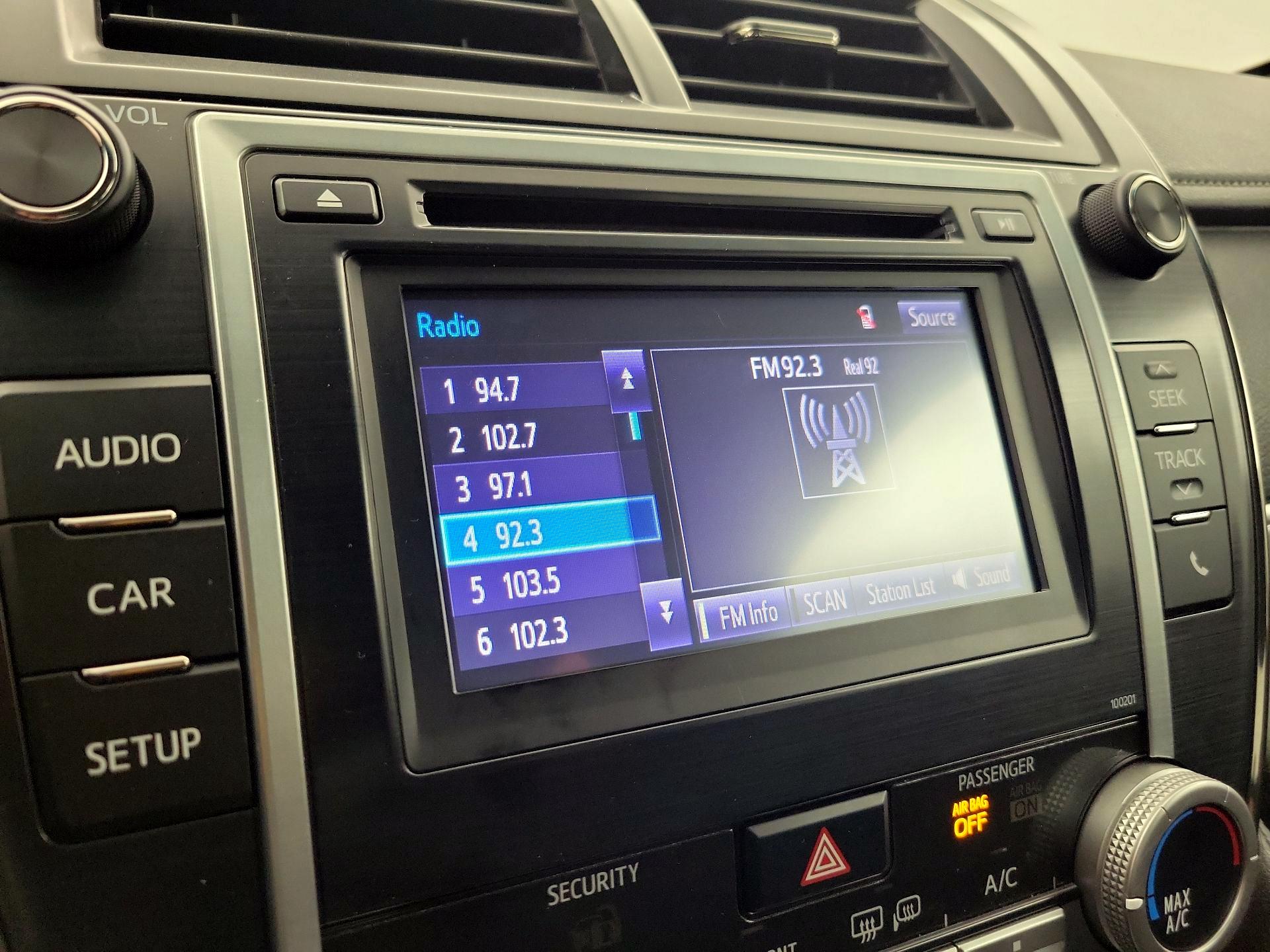 Thumbnail: 2014 Toyota Camry - 15