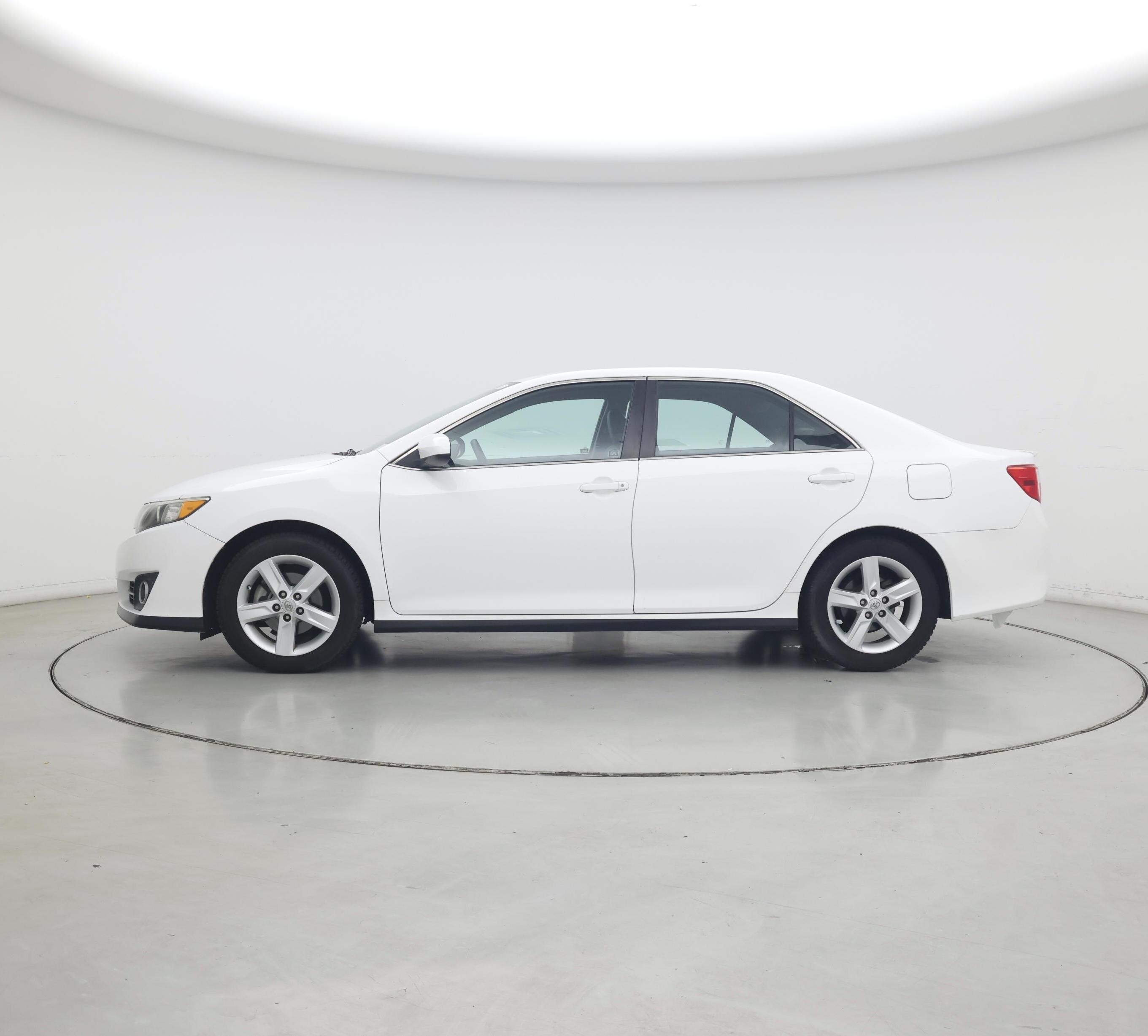 Thumbnail: 2014 Toyota Camry - 3