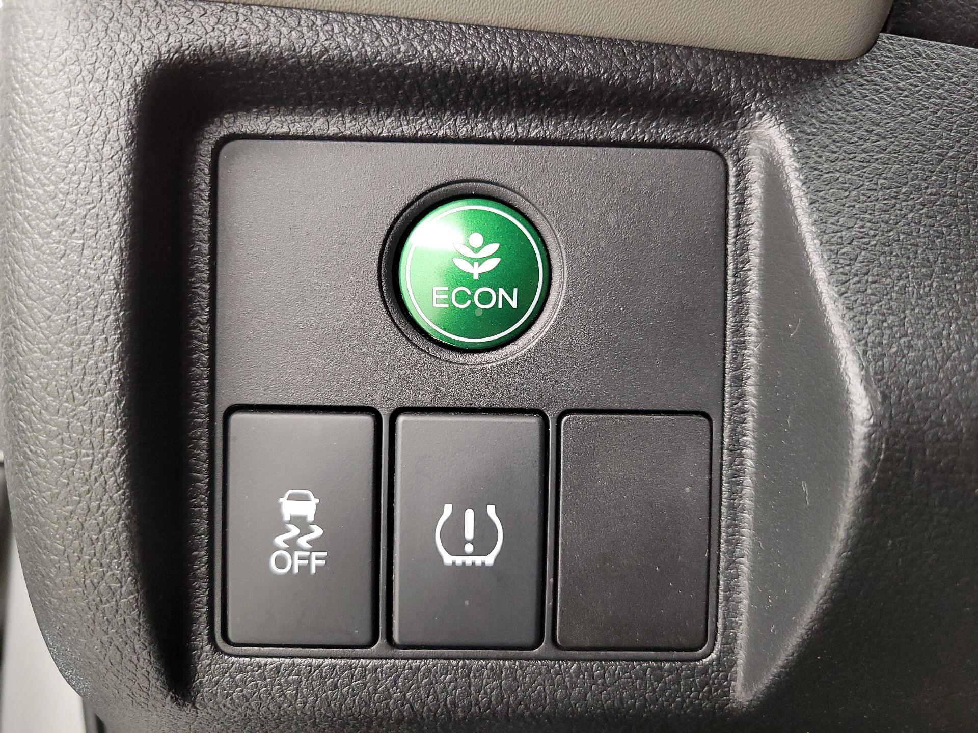Thumbnail: 2016 Honda HR-V - 13