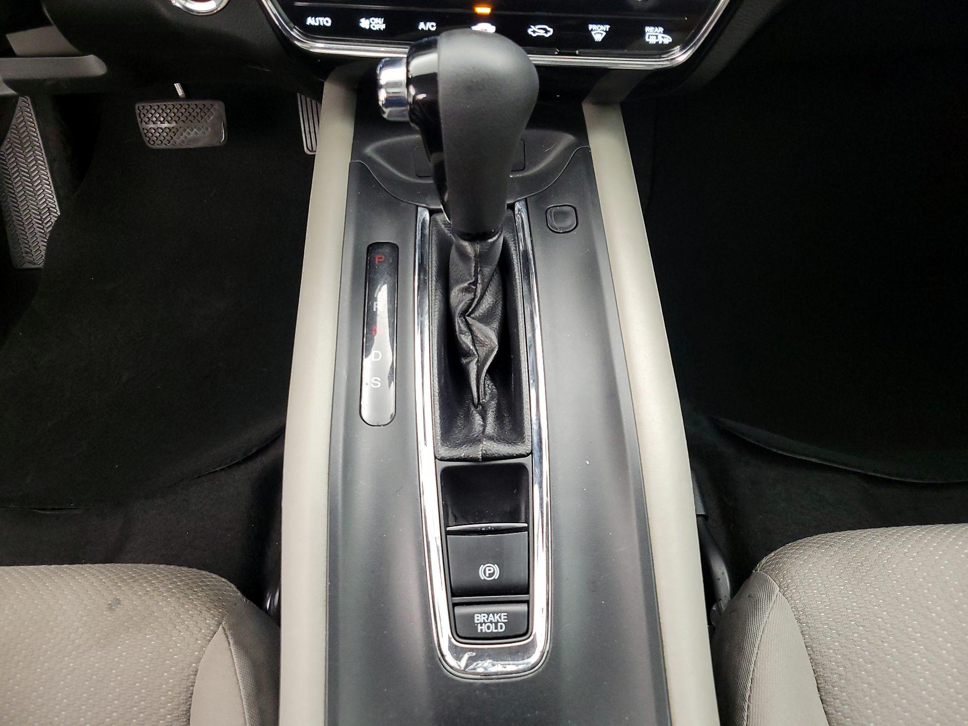 Thumbnail: 2016 Honda HR-V - 17