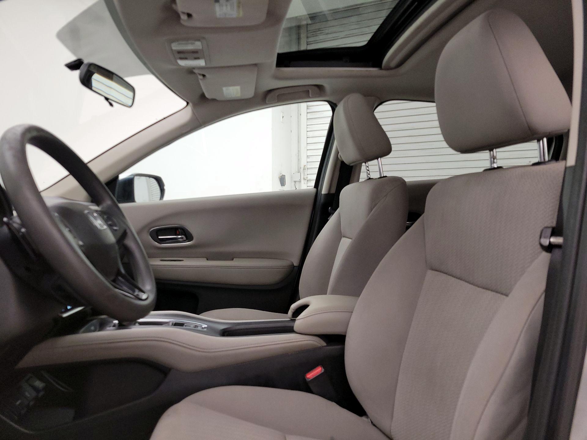 Thumbnail: 2016 Honda HR-V - 19