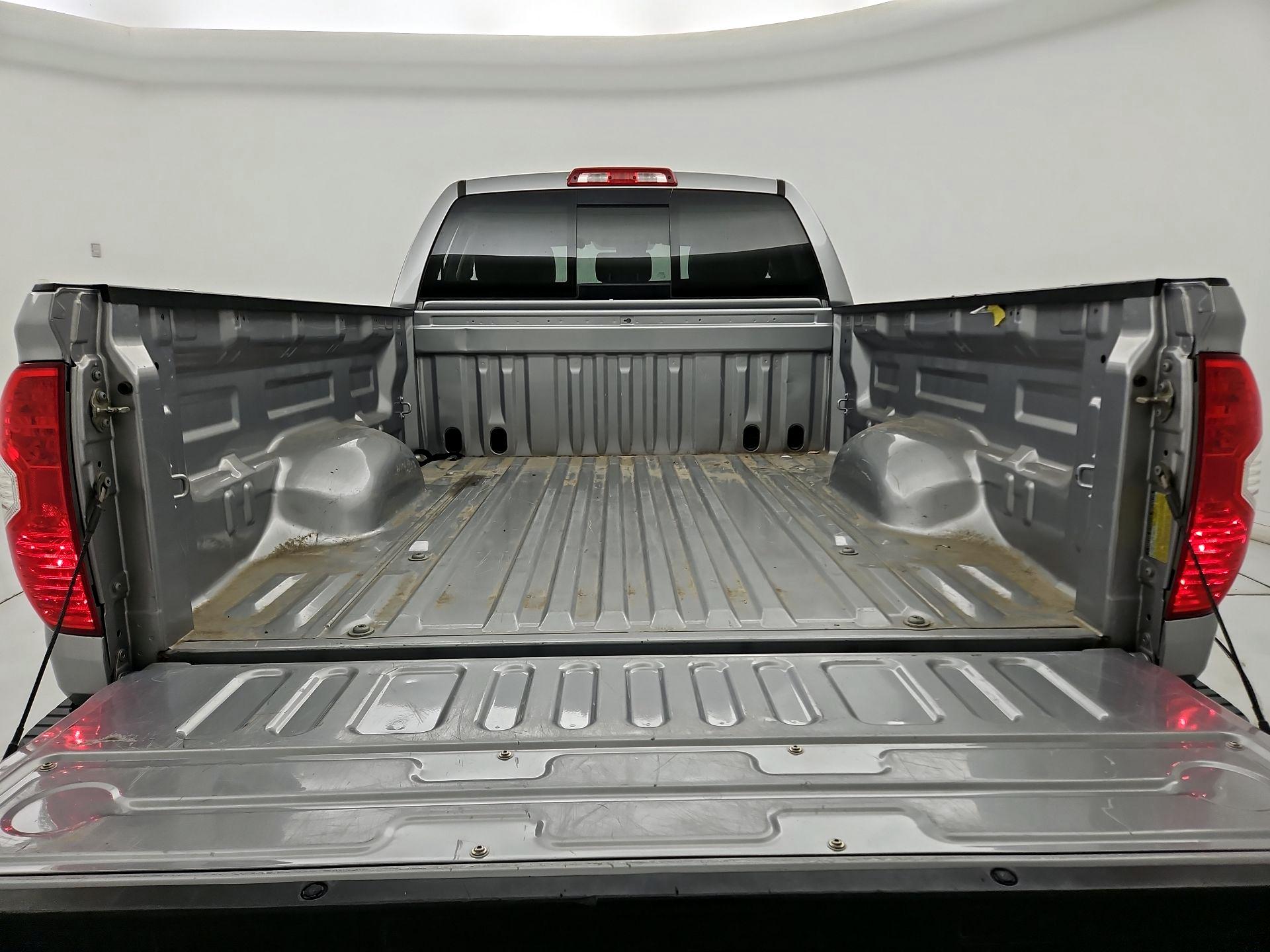 Thumbnail: 2018 Toyota Tundra - 17