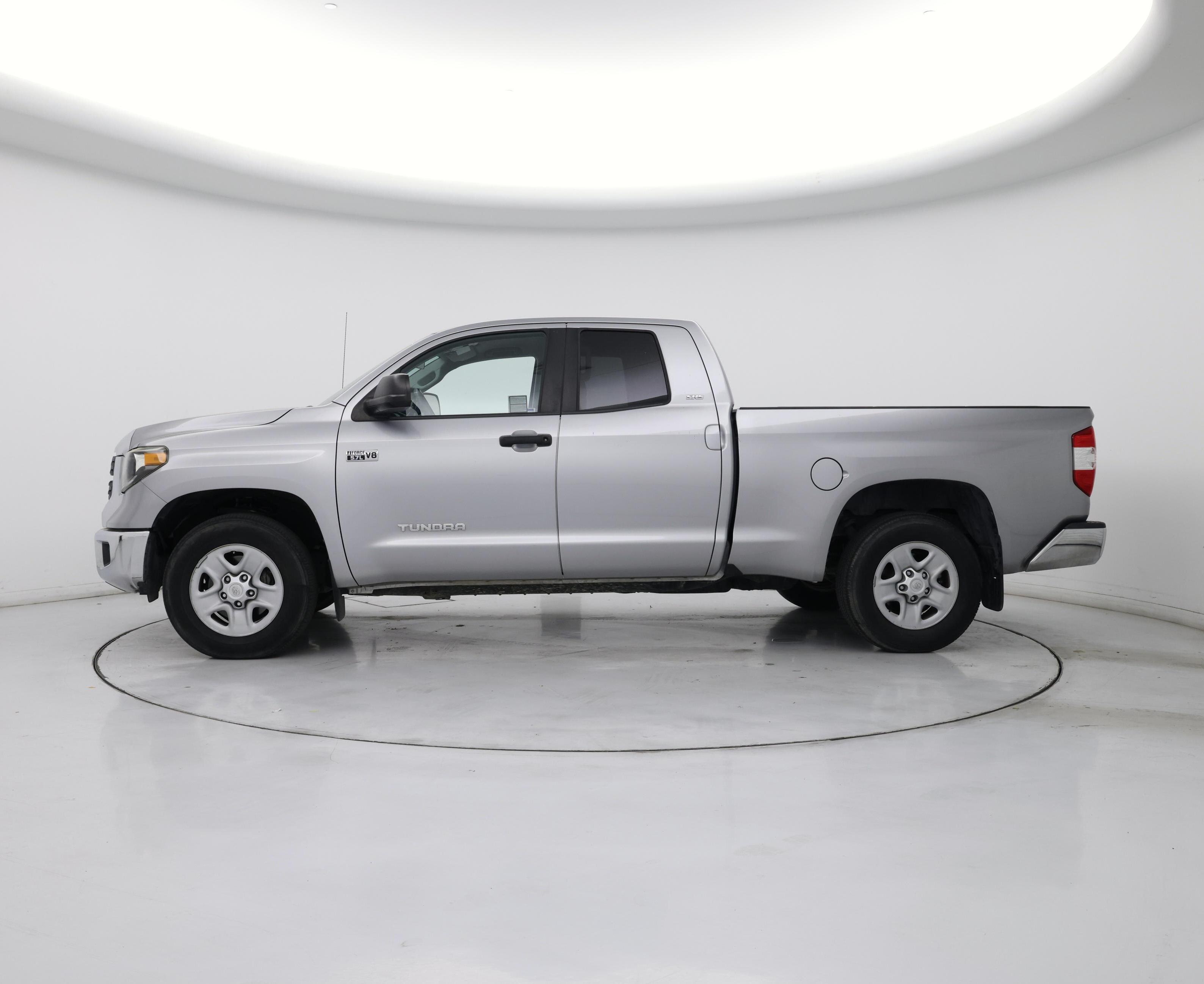 Thumbnail: 2018 Toyota Tundra - 3