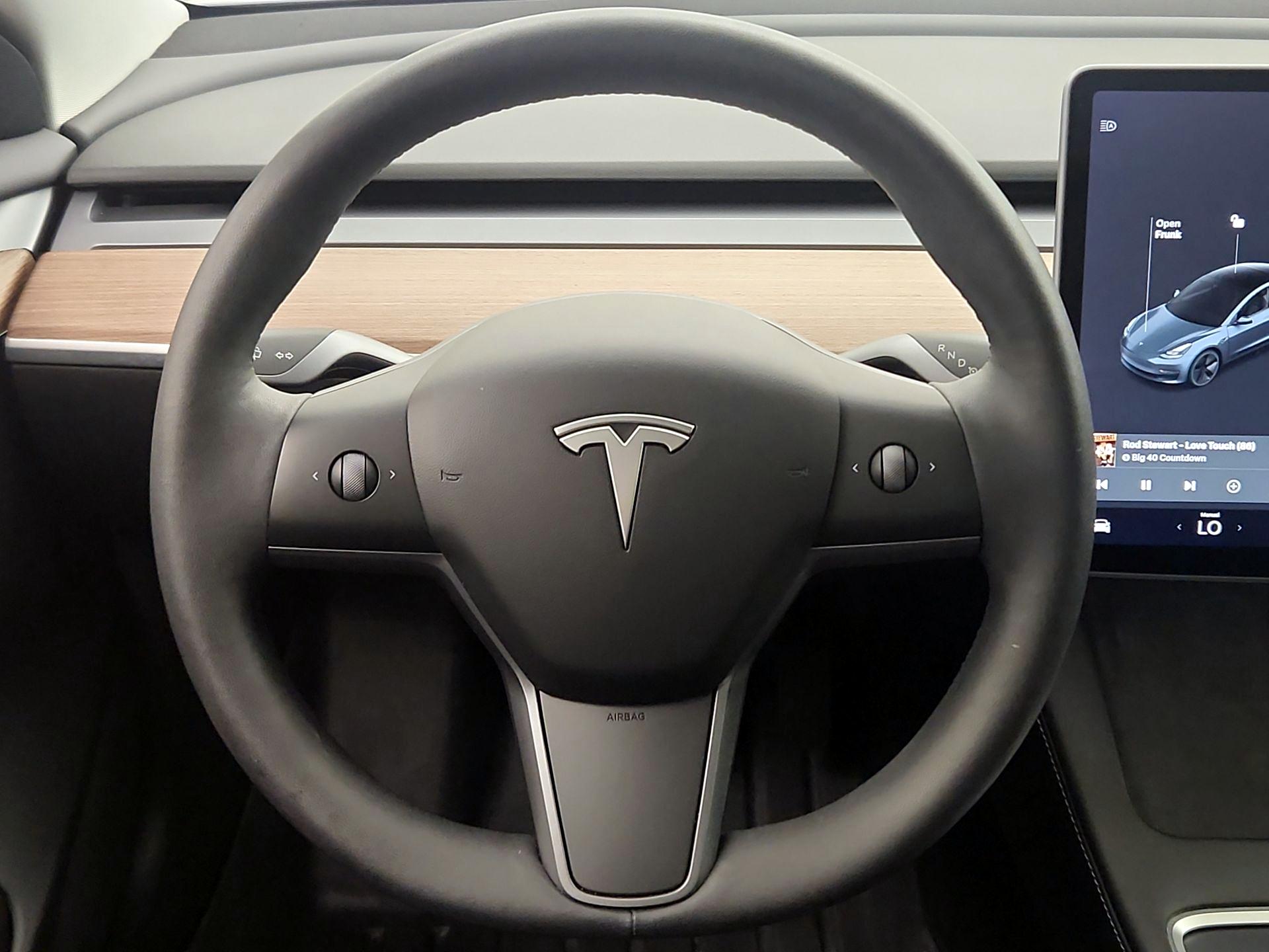 Thumbnail: 2021 Tesla Model 3 - 10