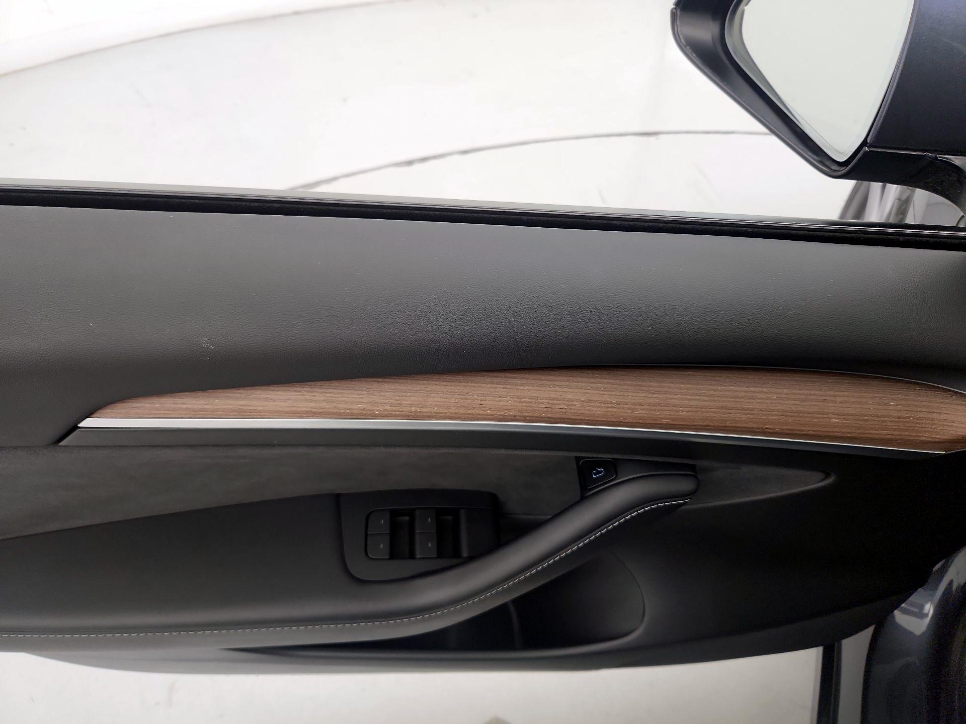 Thumbnail: 2021 Tesla Model 3 - 12