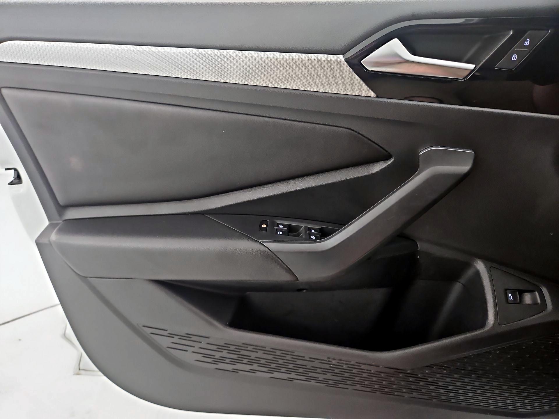 Thumbnail: 2019 Volkswagen Jetta - 12