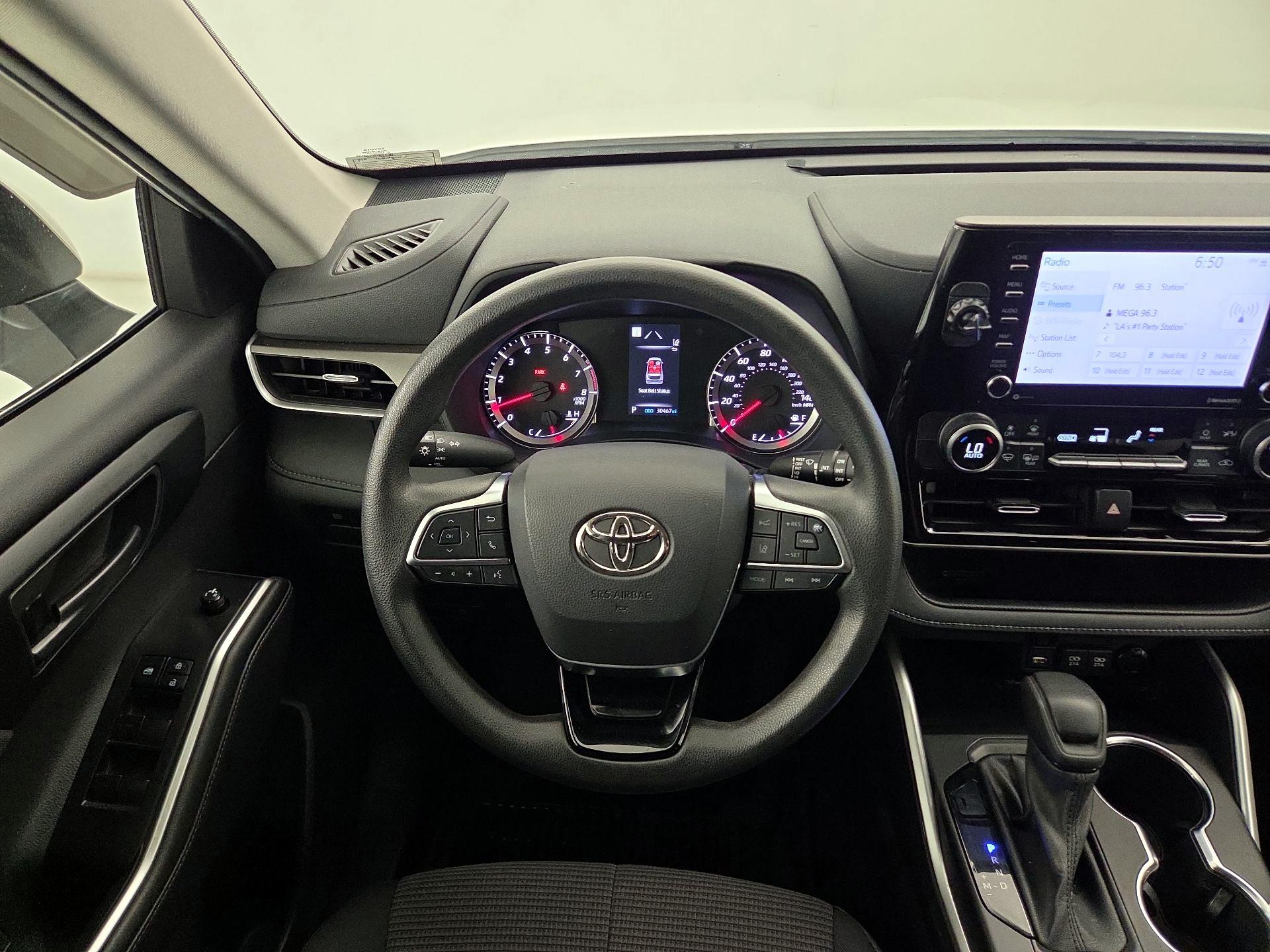 Thumbnail: 2021 Toyota Highlander - 10