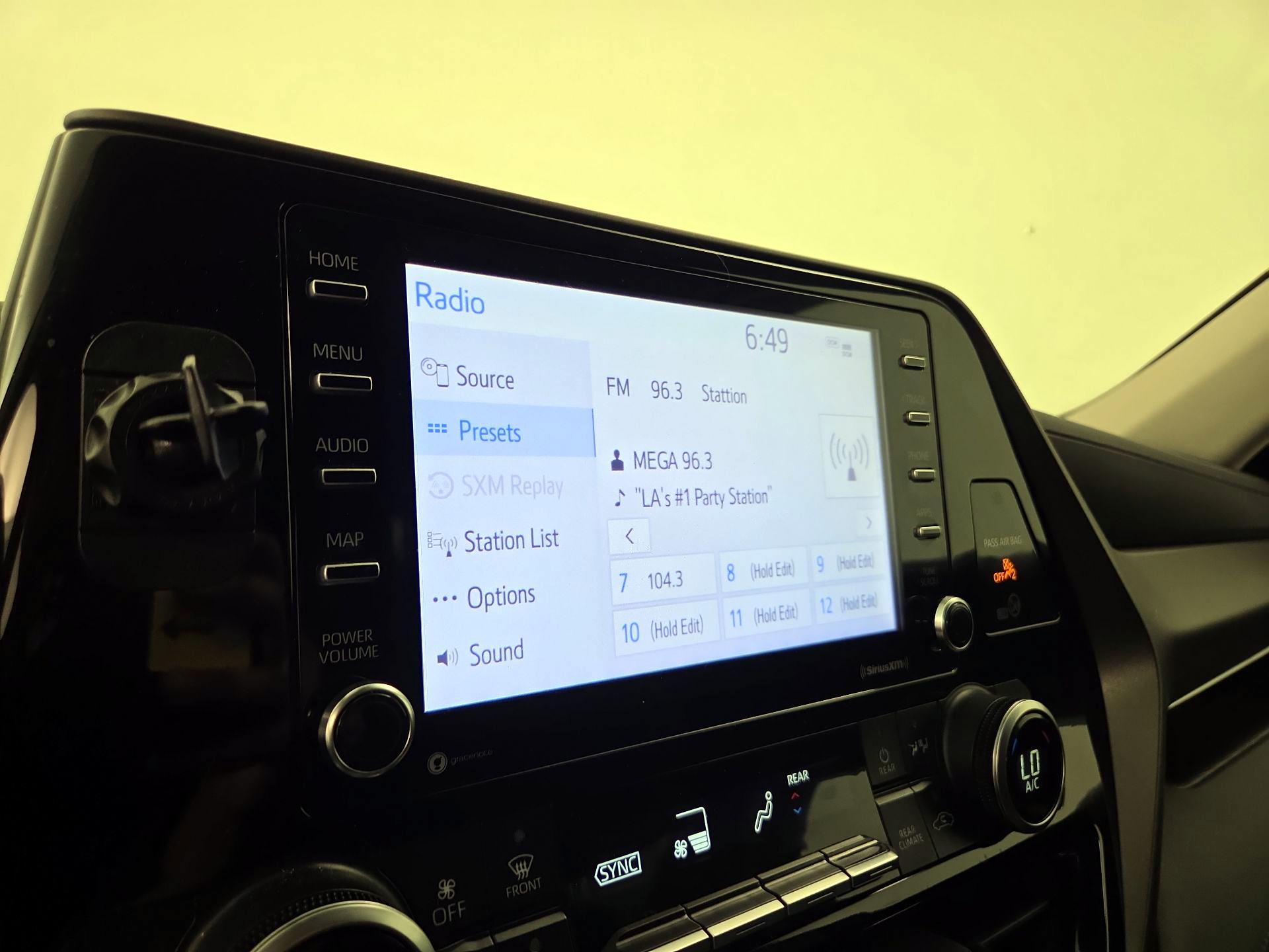 Thumbnail: 2021 Toyota Highlander - 15