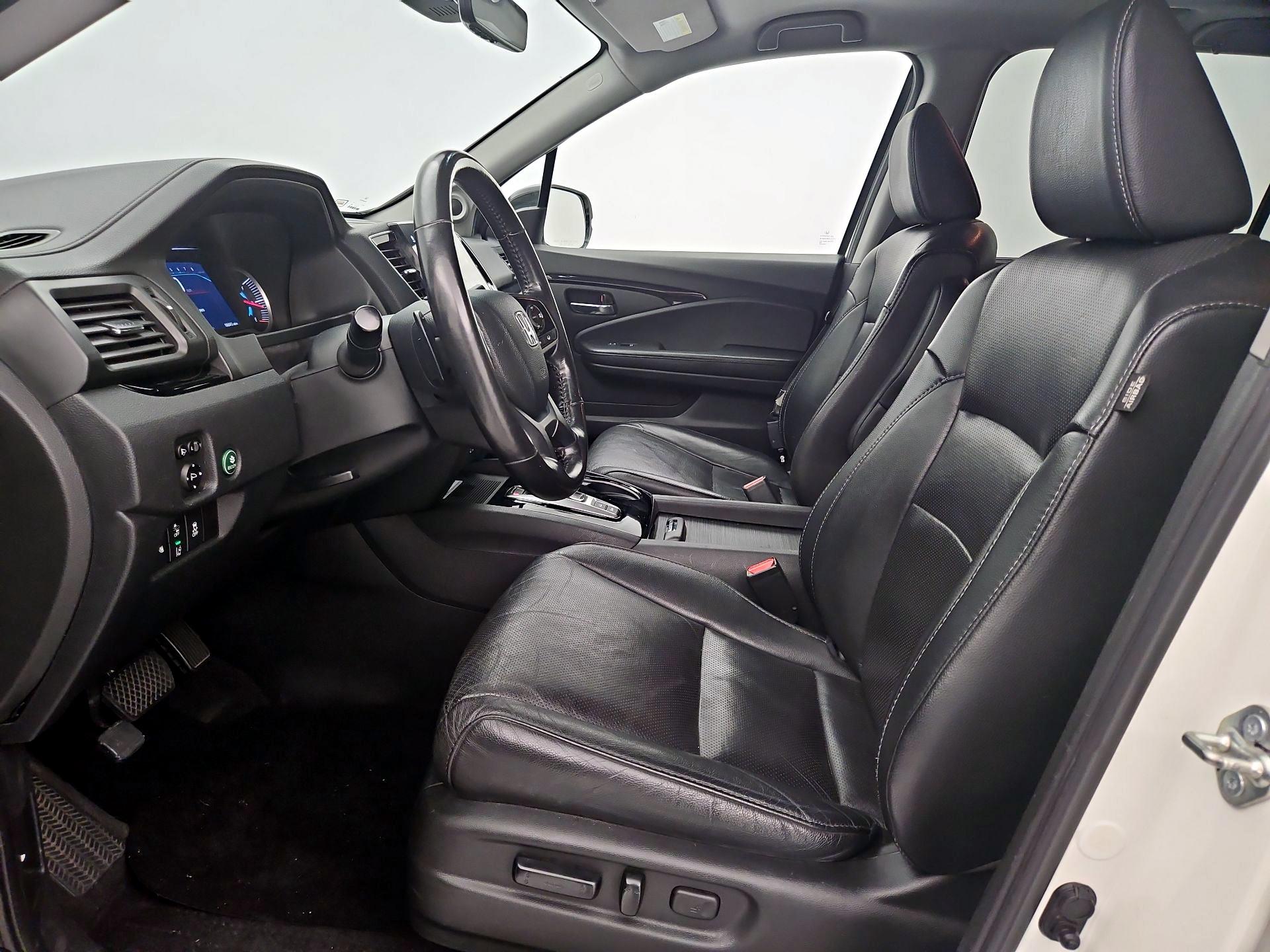 Thumbnail: 2019 Honda Pilot - 11
