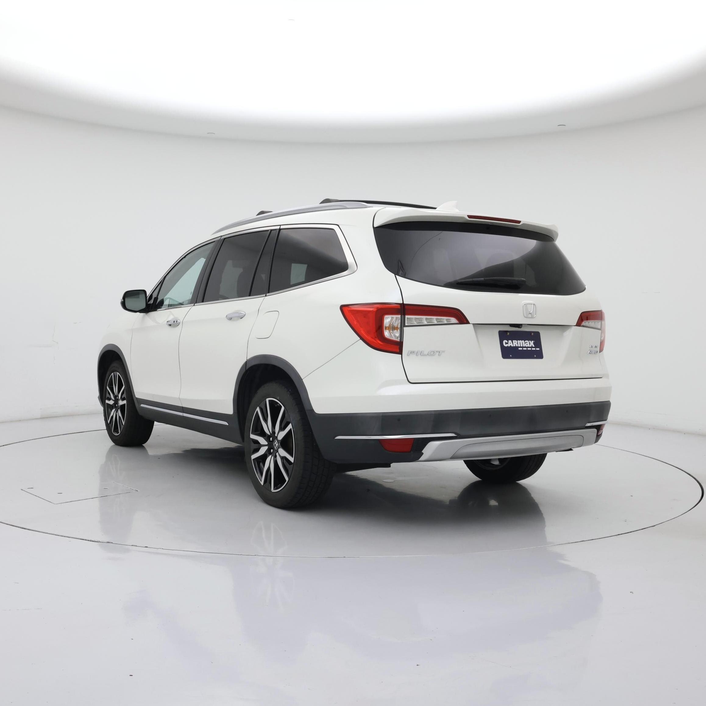 Thumbnail: 2019 Honda Pilot - 2