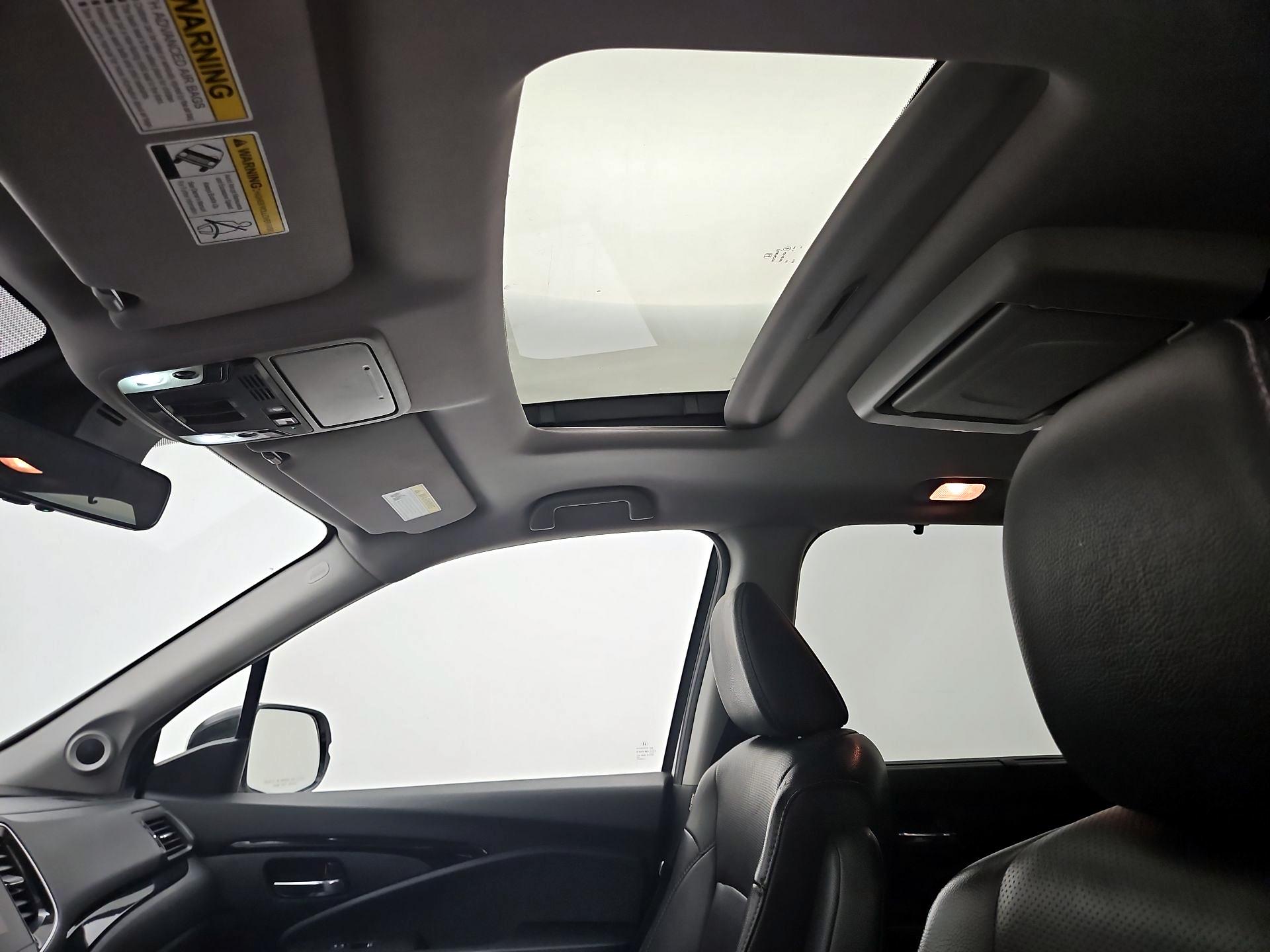 Thumbnail: 2019 Honda Pilot - 20