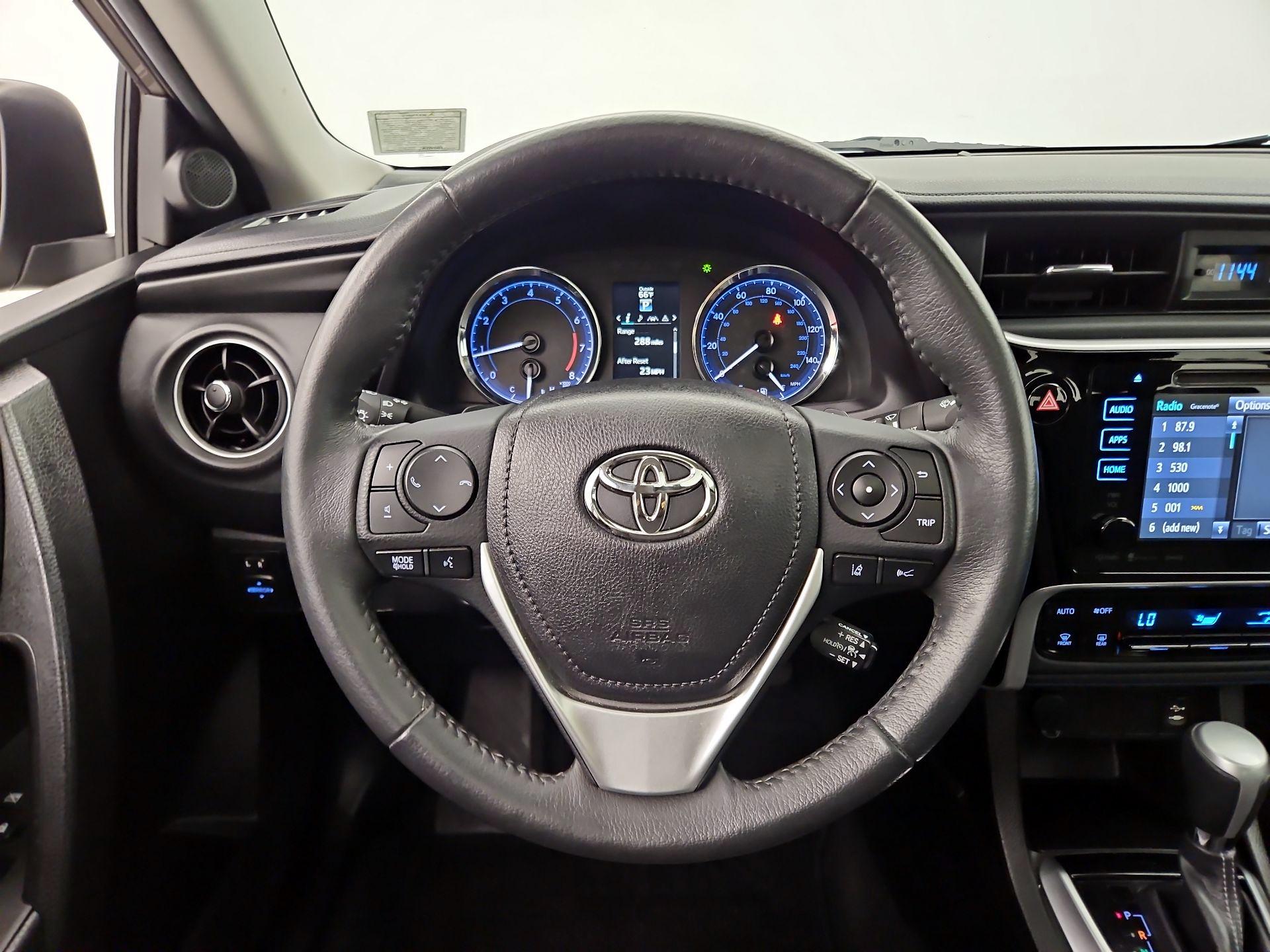 Thumbnail: 2017 Toyota Corolla - 10