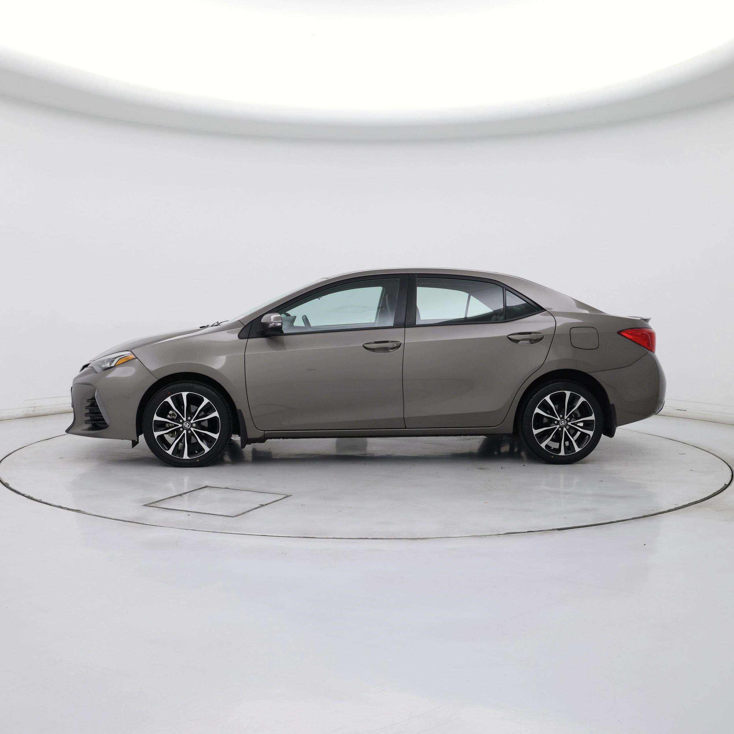 Thumbnail: 2017 Toyota Corolla - 3