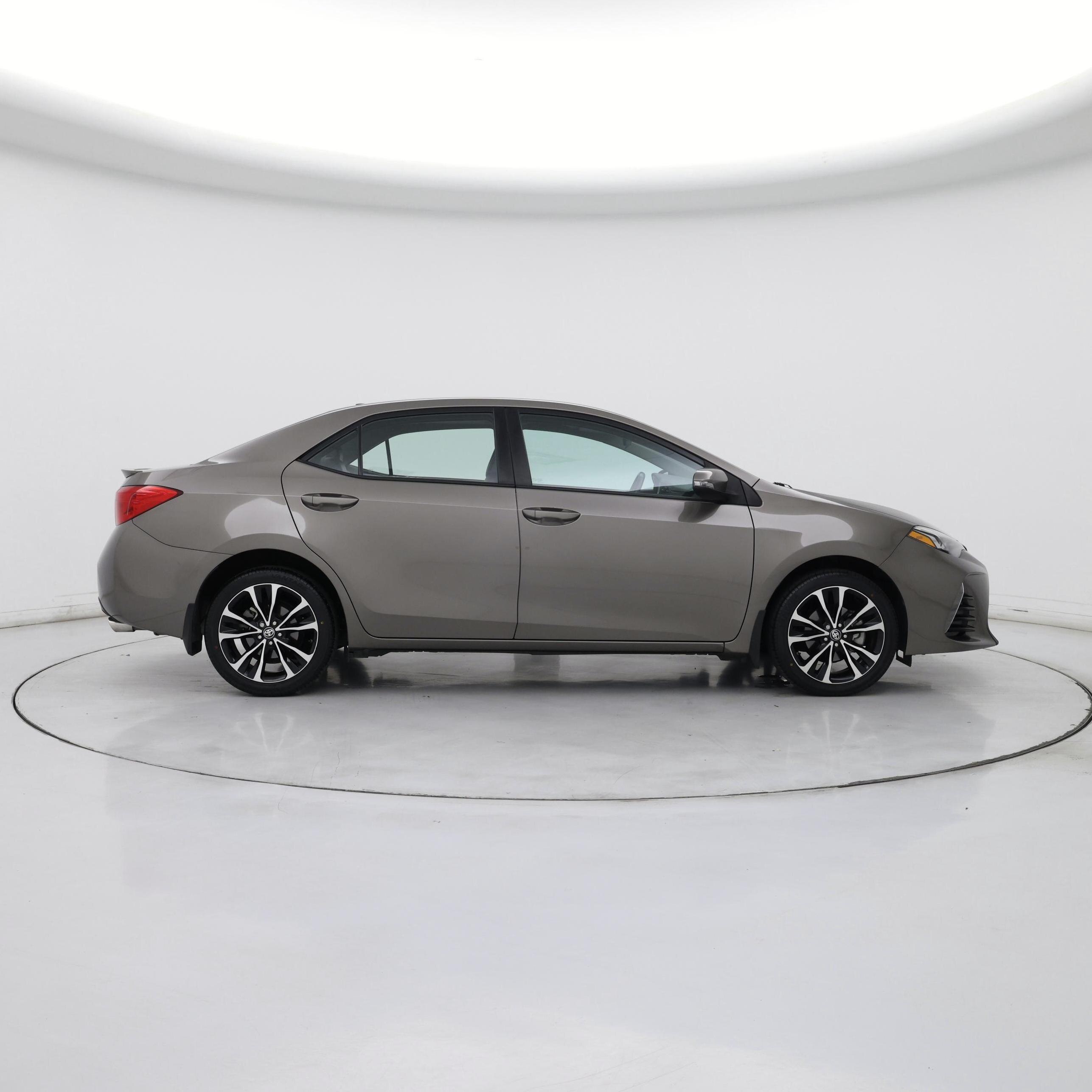 Thumbnail: 2017 Toyota Corolla - 7