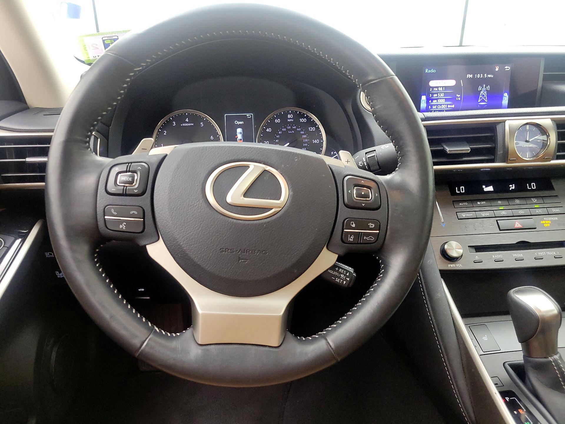 Thumbnail: 2019 Lexus IS - 10