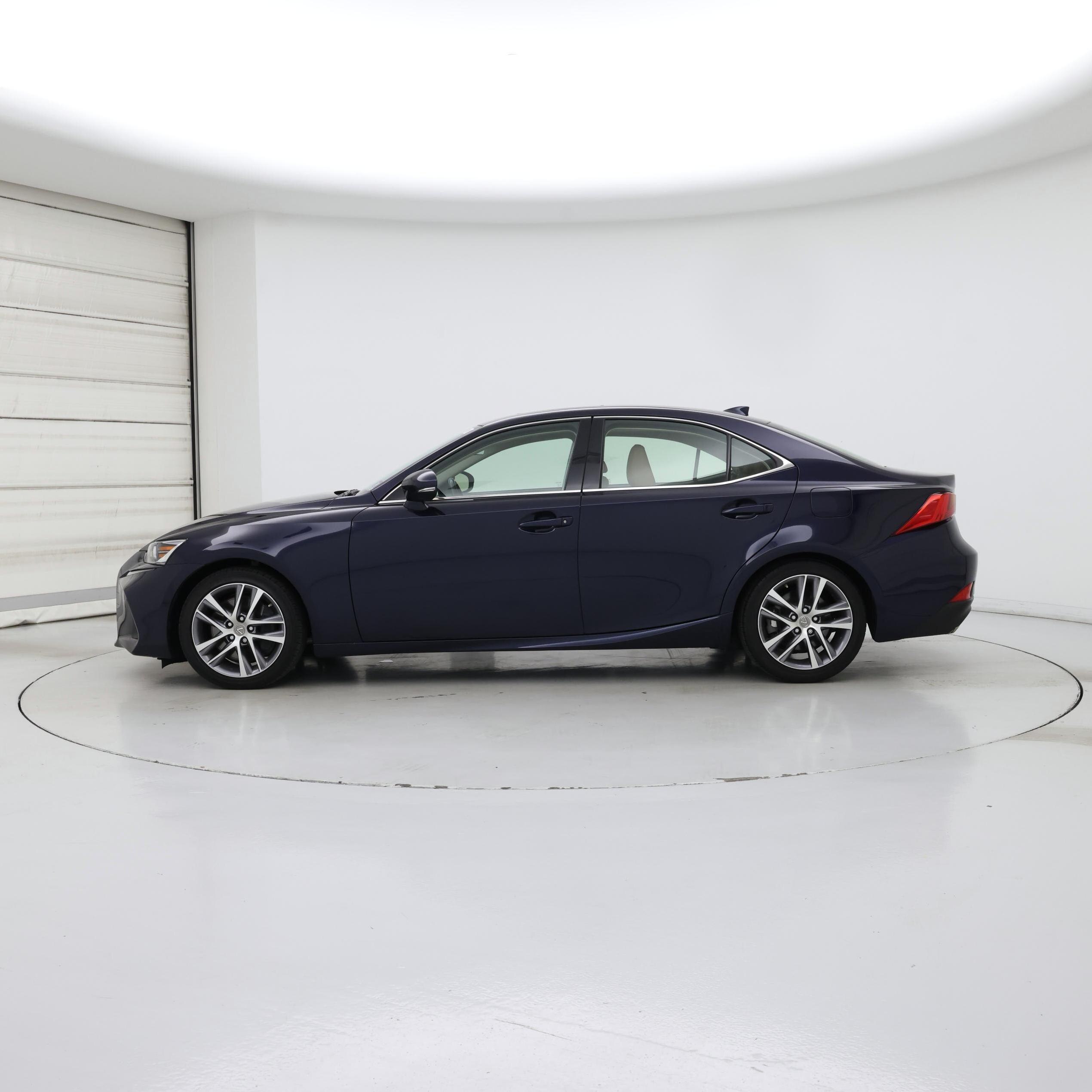 Thumbnail: 2019 Lexus IS - 3