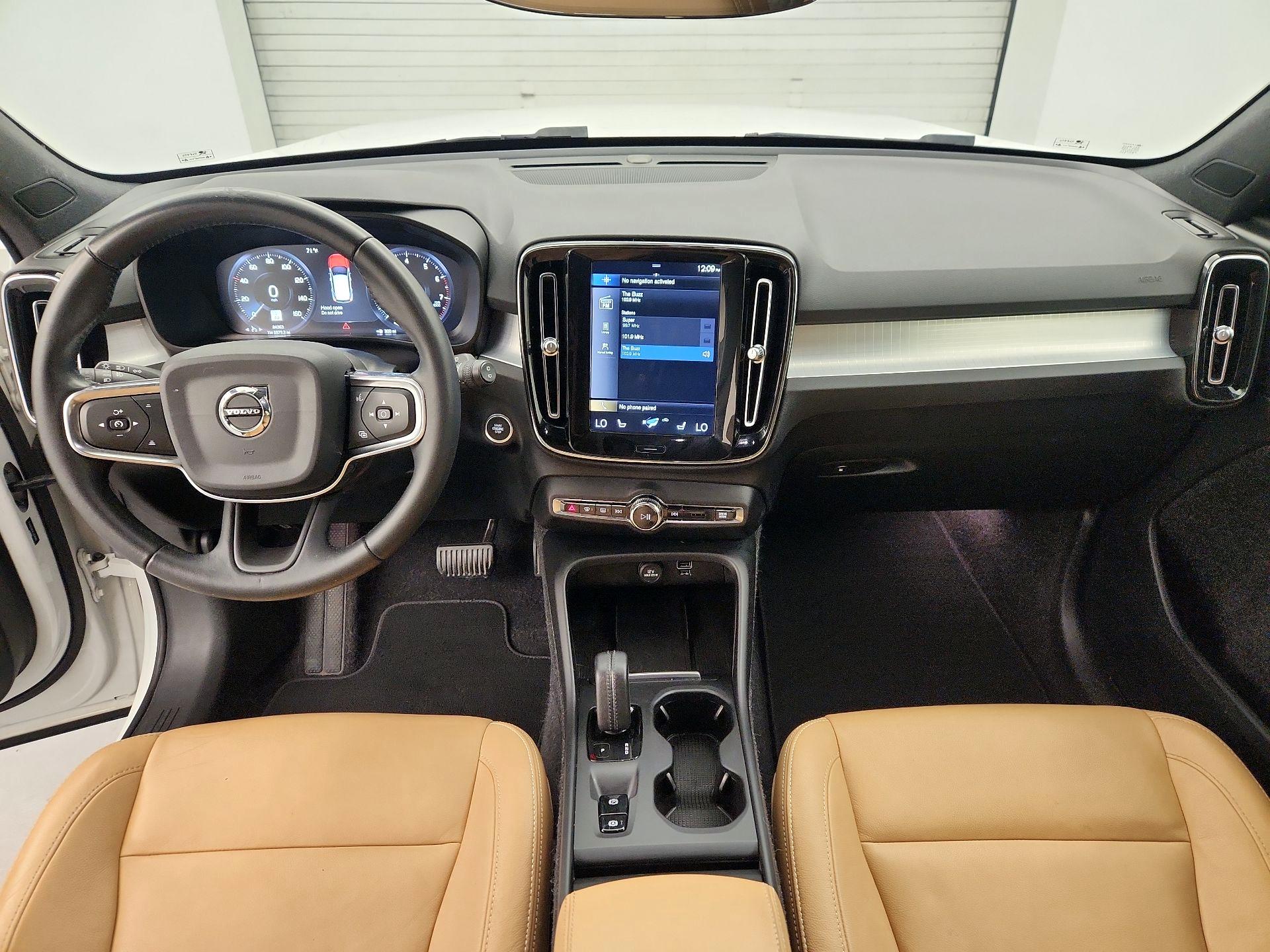 Thumbnail: 2020 Volvo XC40 - 9