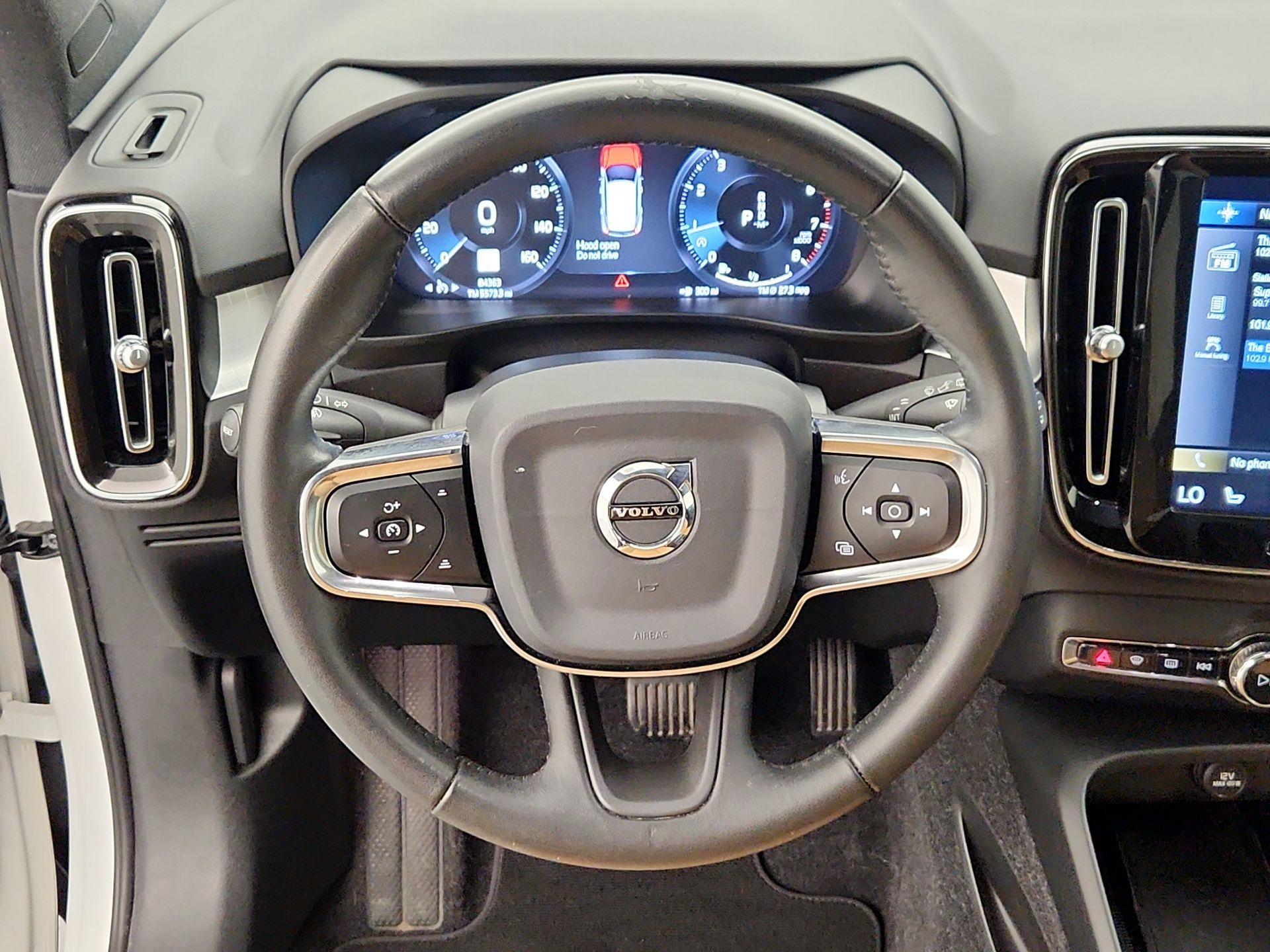 Thumbnail: 2020 Volvo XC40 - 10