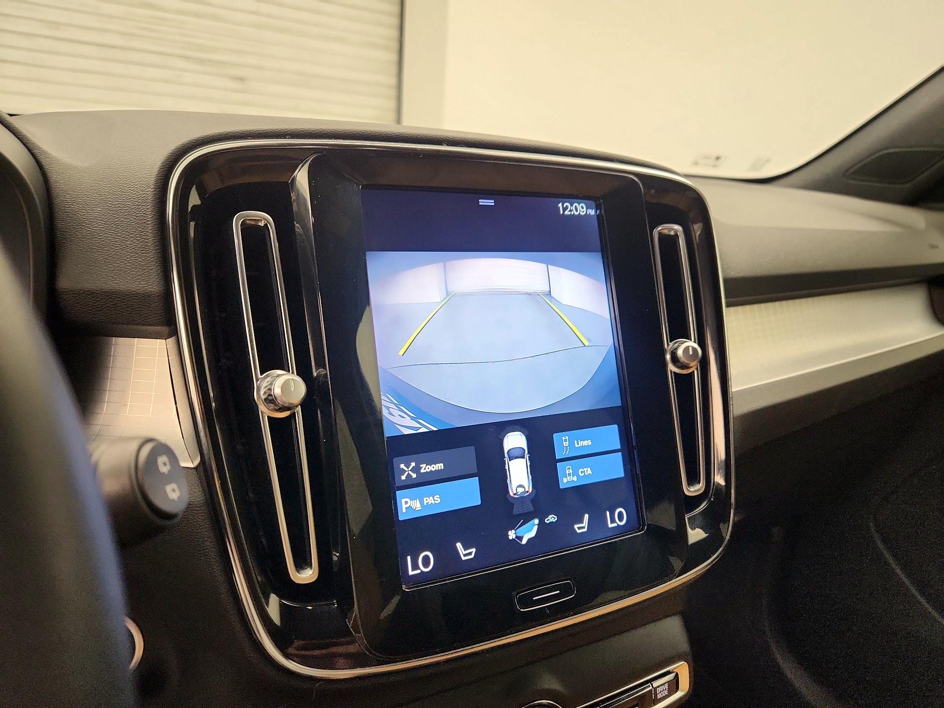 Thumbnail: 2020 Volvo XC40 - 14