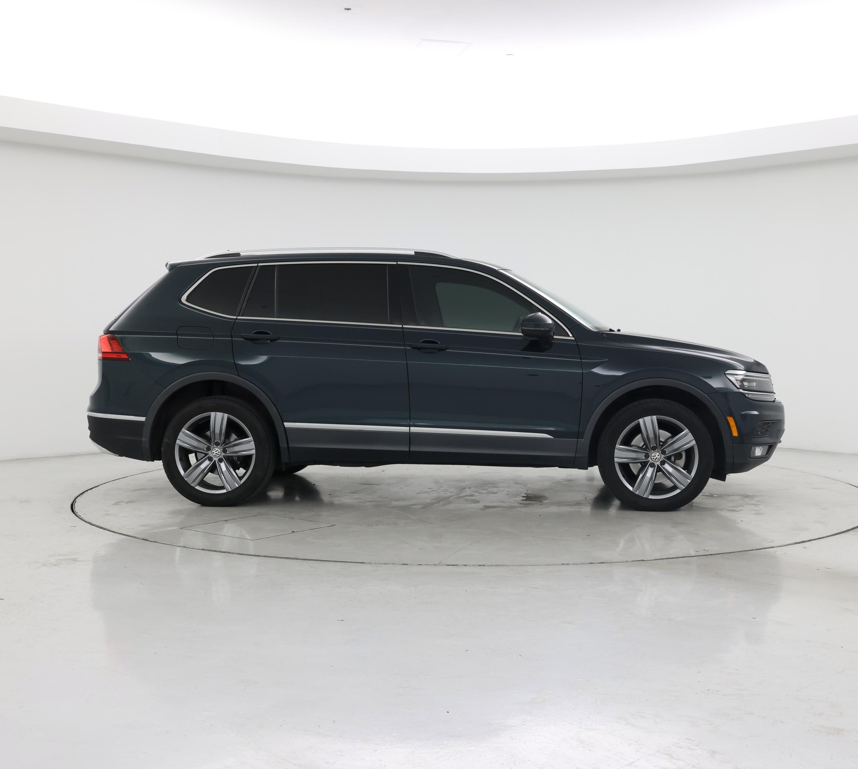 Thumbnail: 2019 Volkswagen Tiguan - 7