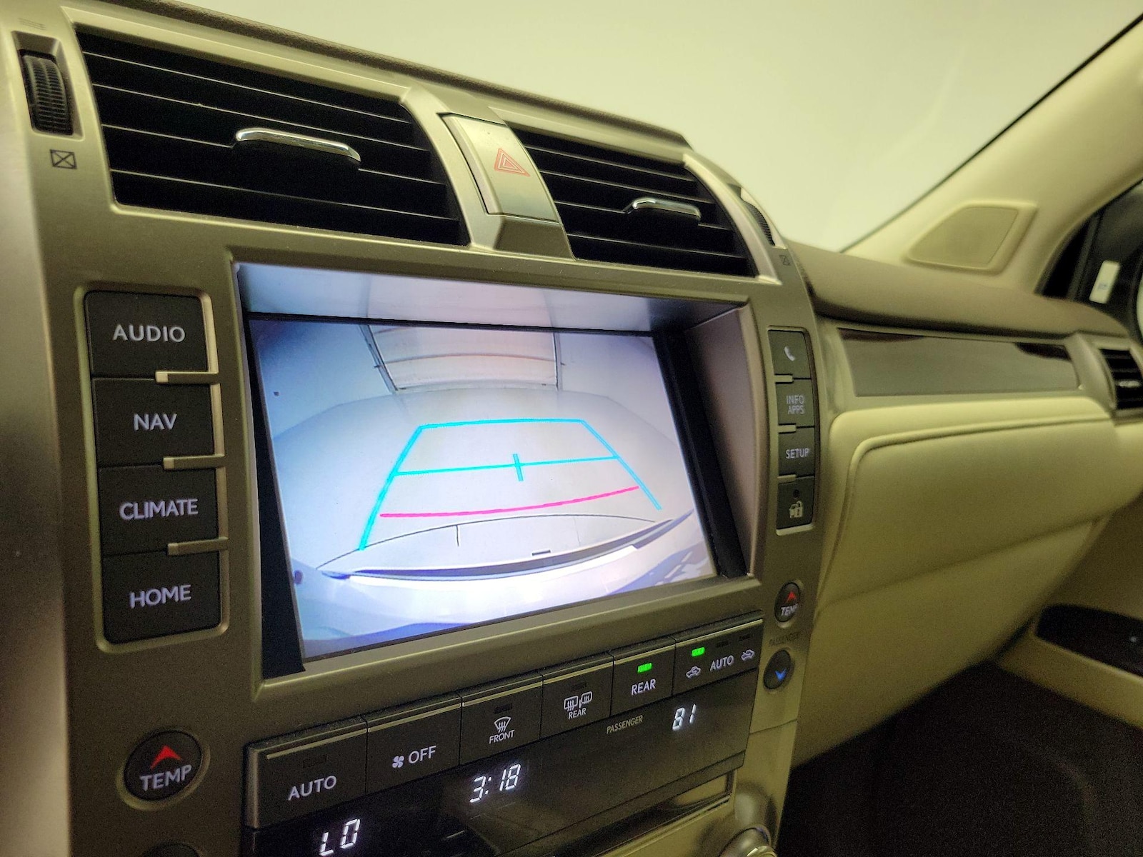 2017 Lexus GX Luxury - Photo 16