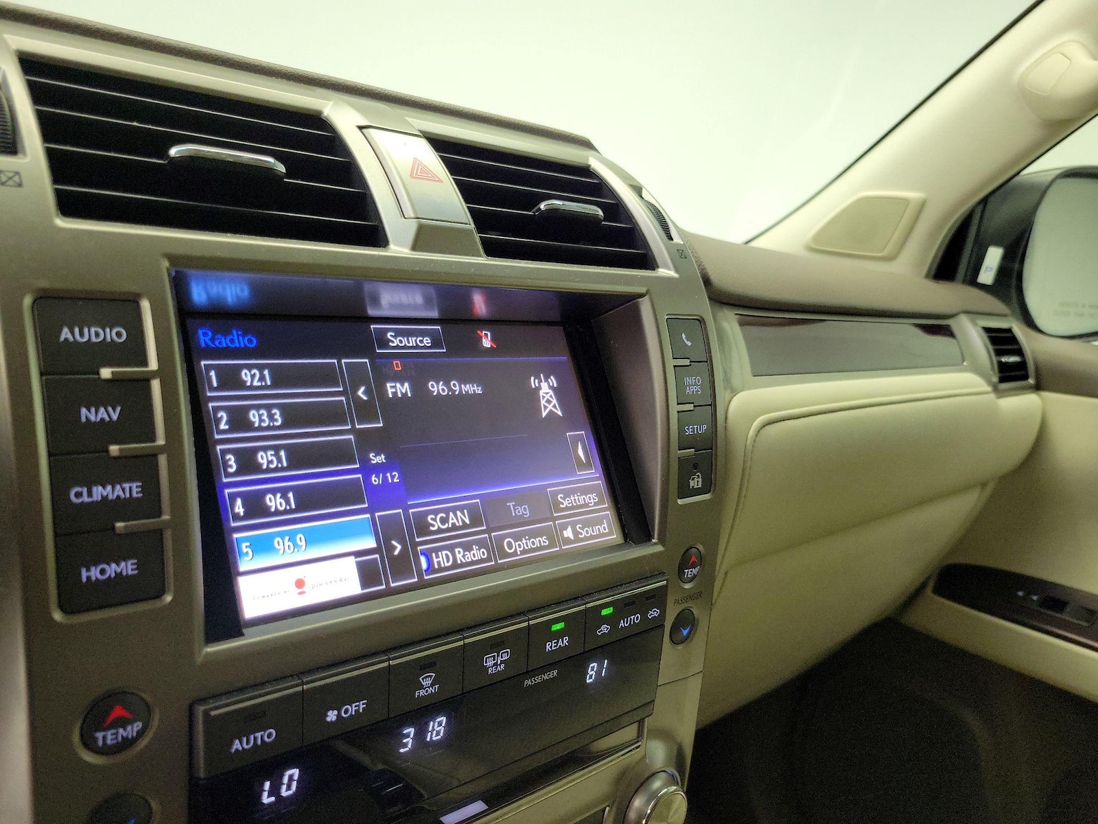 2017 Lexus GX Luxury - Photo 17