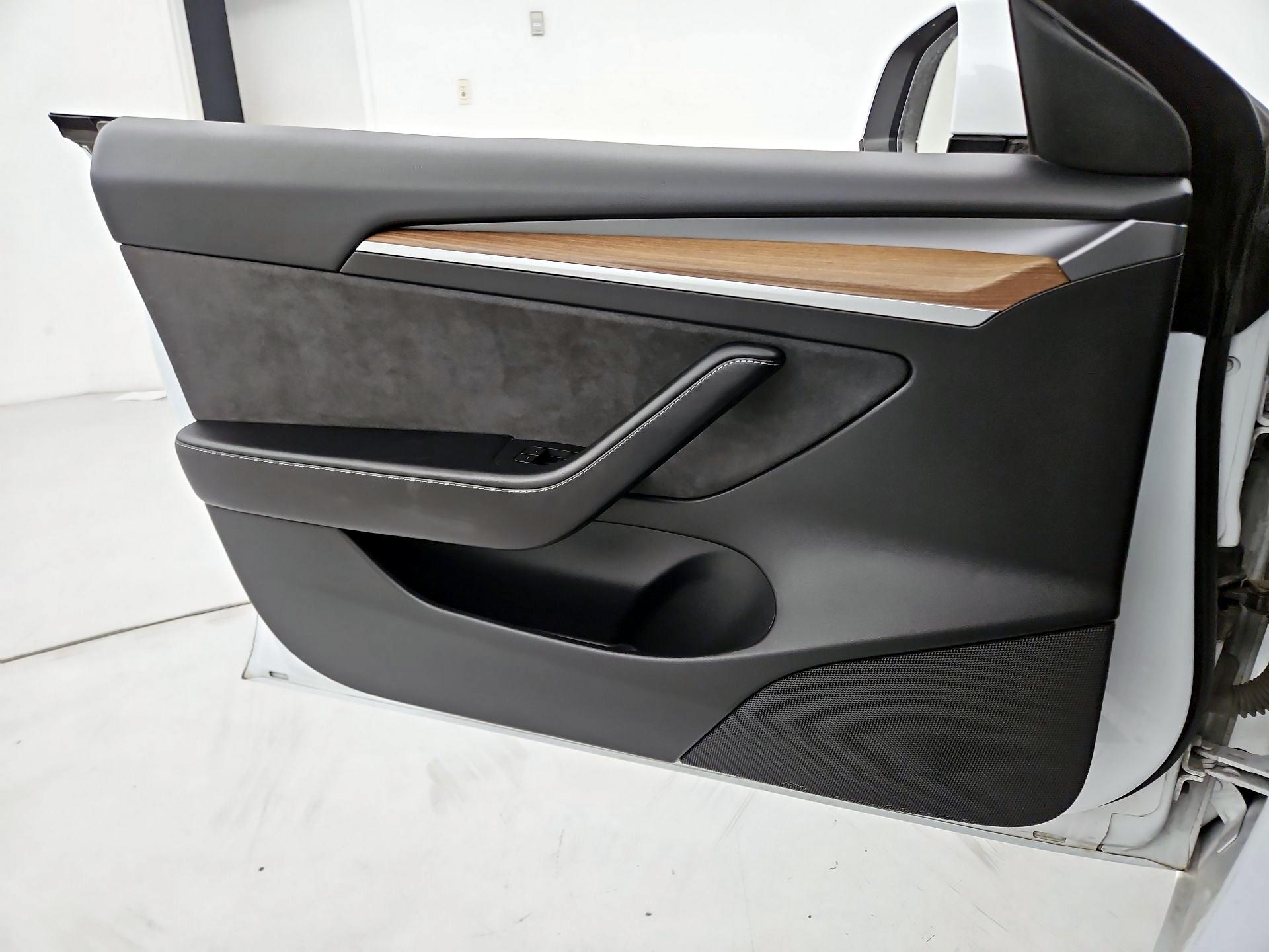 Thumbnail: 2023 Tesla Model 3 - 12