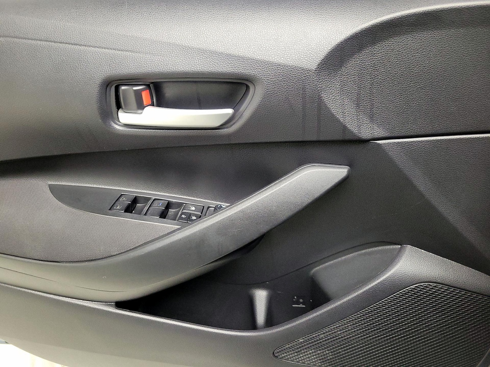 2021 Toyota Corolla LE - Photo 13