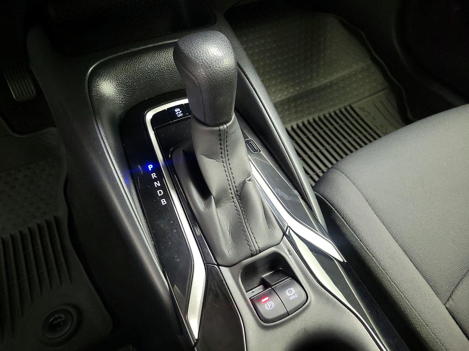 2021 Toyota Corolla LE - Photo 18