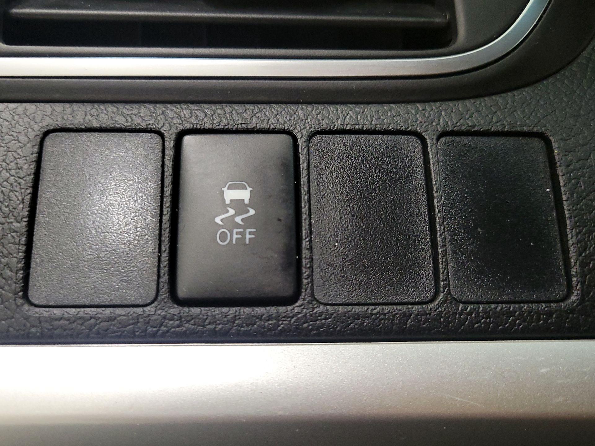 Thumbnail: 2016 Toyota Camry - 13