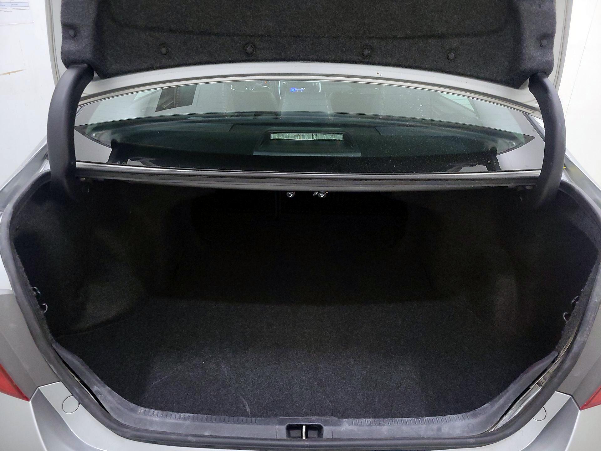 Thumbnail: 2016 Toyota Camry - 20
