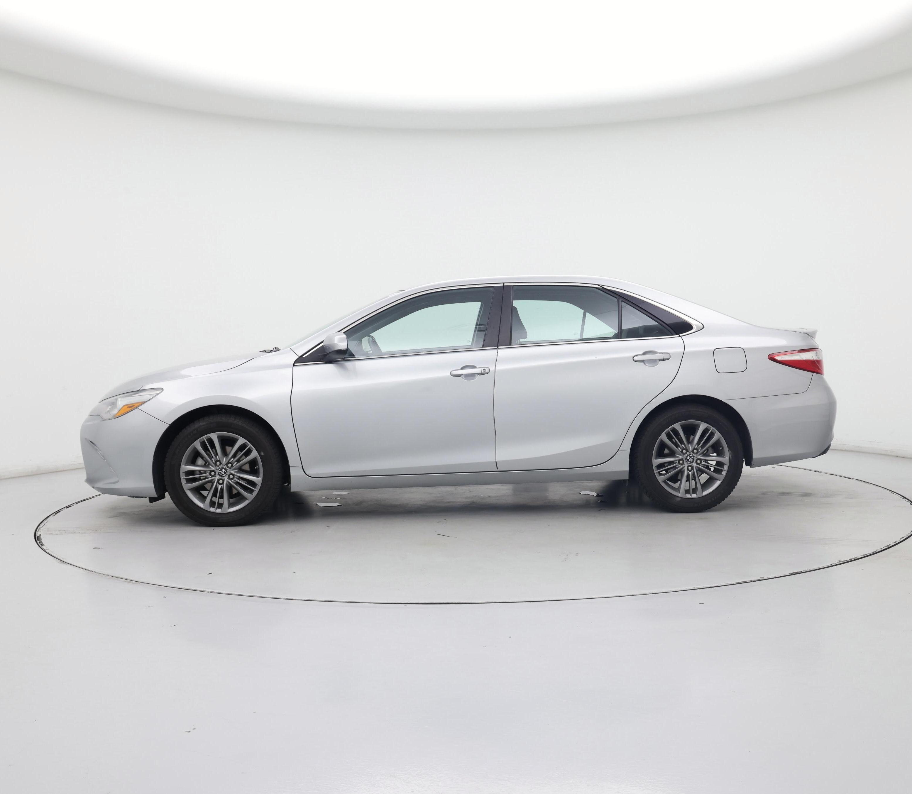 Thumbnail: 2016 Toyota Camry - 3